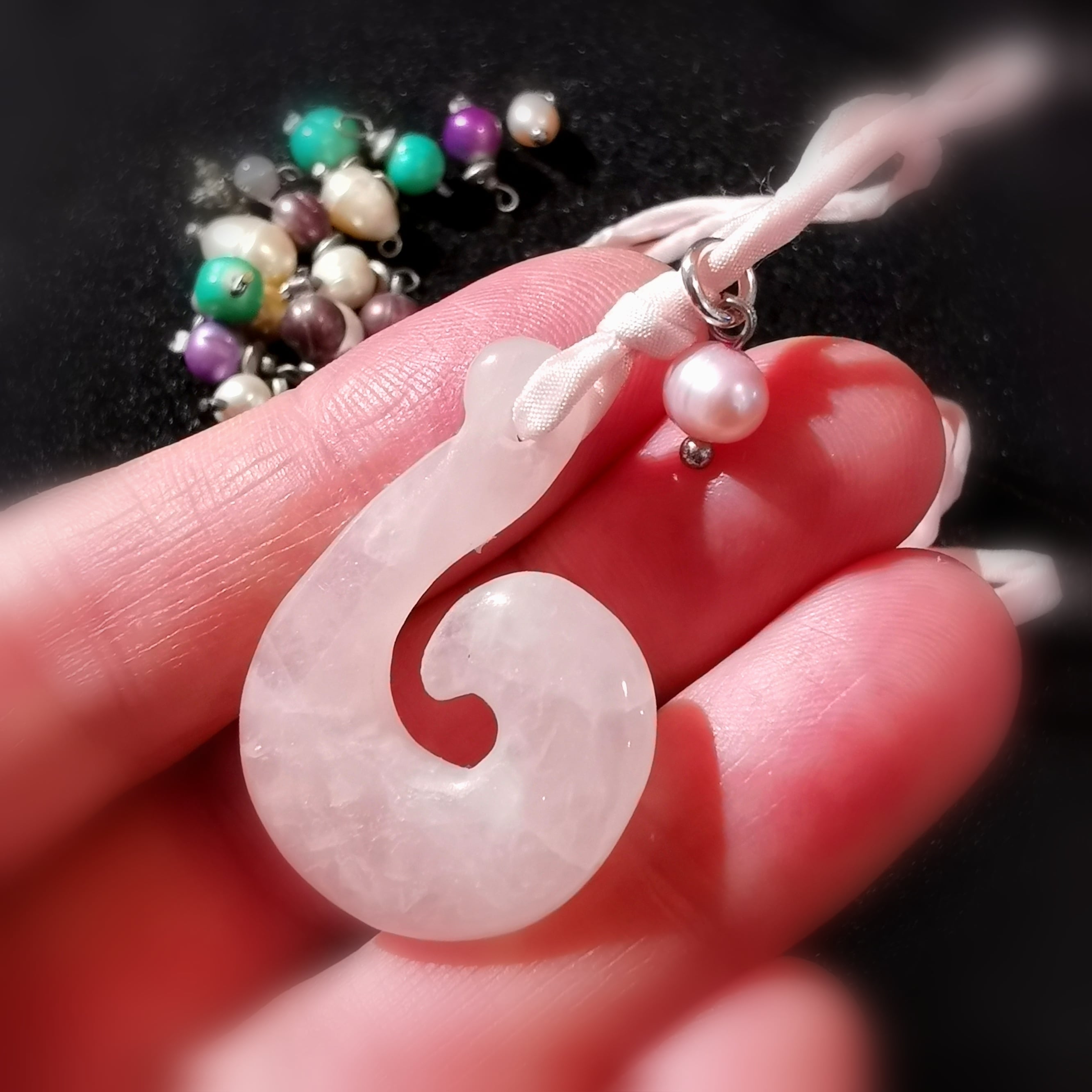 Hei Matau Rosenquarz Süsswasser Perle Seiden Karma Kette, geweiht, Schönheit und Wohlstand