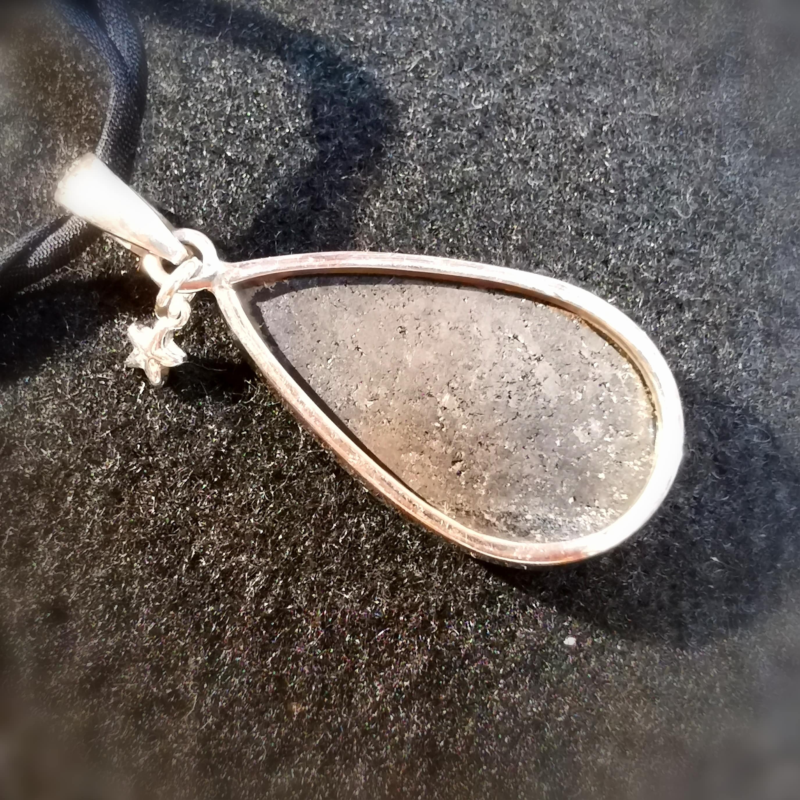 Turmalin Edelstein Heilstein Tropfen an Seide, Seestern Krafttier Karma Schutz Talisman, geweiht