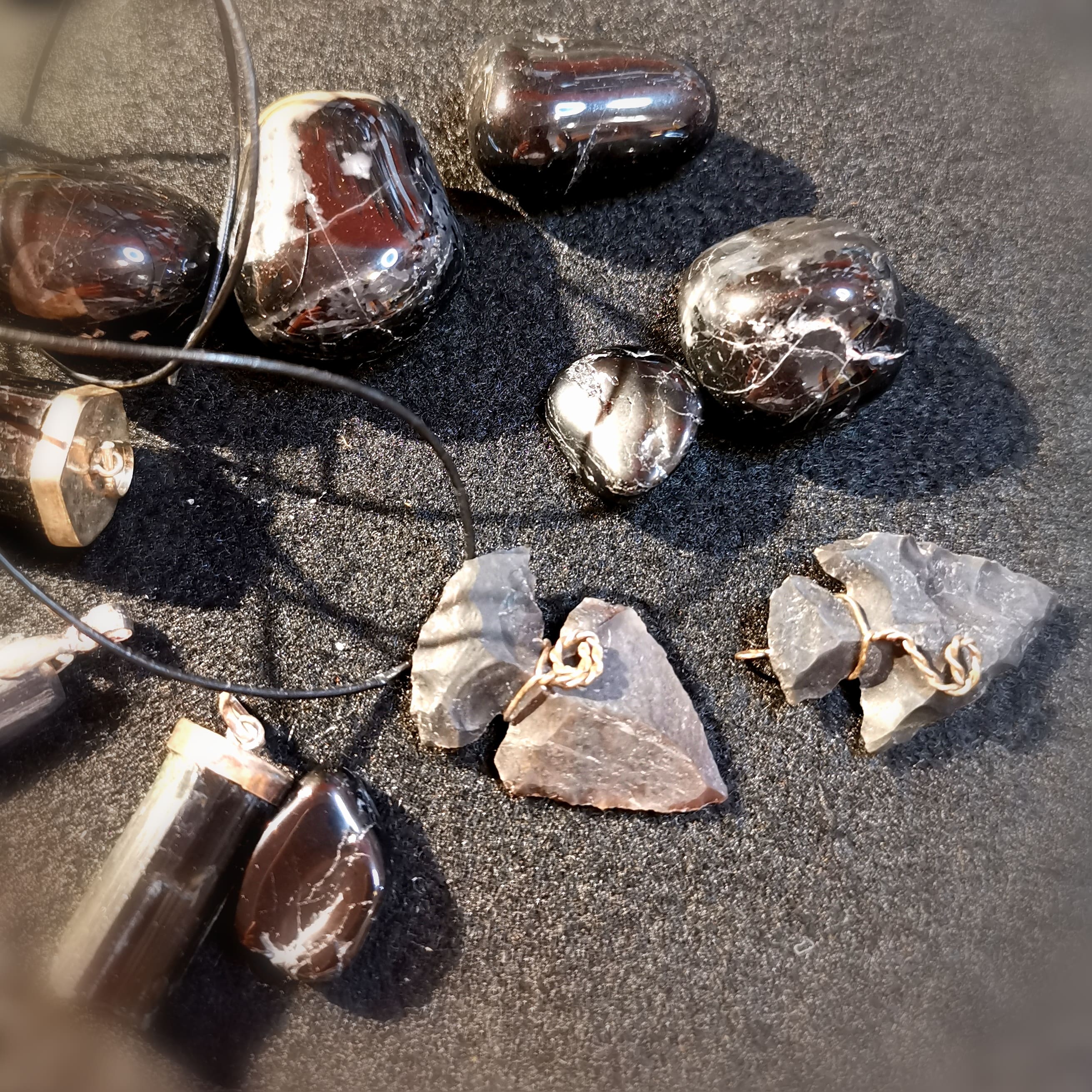 Turmalin Pfeilspitze Speerspitze Edelstein Heilstein Karma Schutz Talisman Kette, geweiht