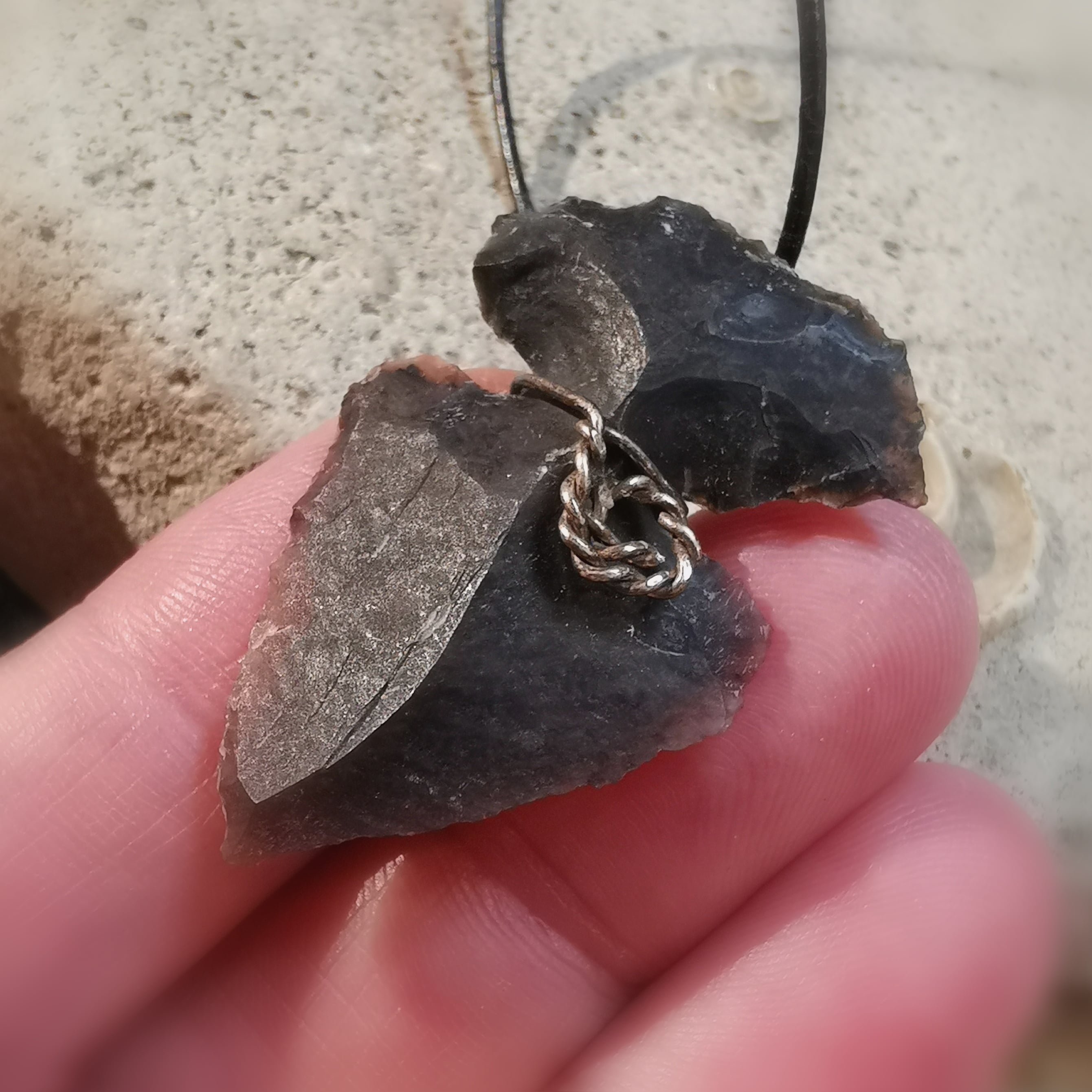 Turmalin Pfeilspitze Speerspitze Edelstein Heilstein Karma Schutz Talisman Kette, geweiht