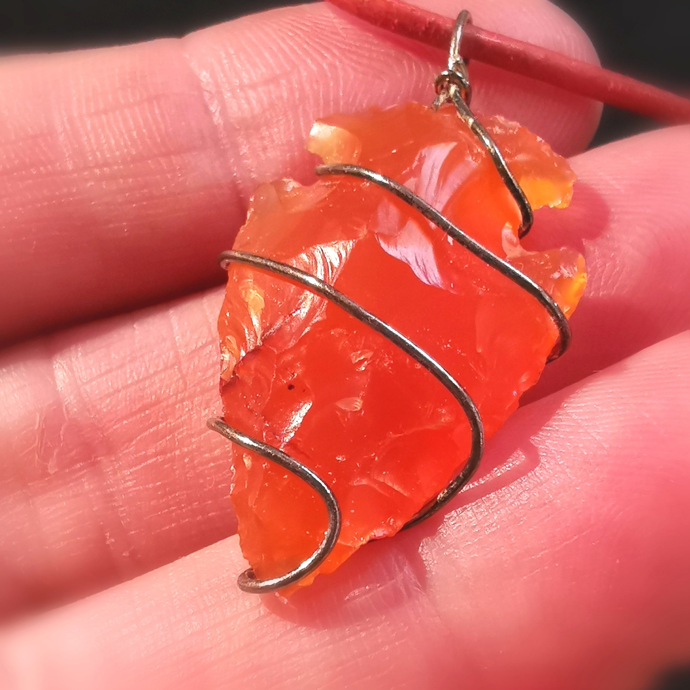 Carnelian lucky ágata punta de lanza piedra preciosa curativa cuero karma collar, consagrado - alegría de la vida