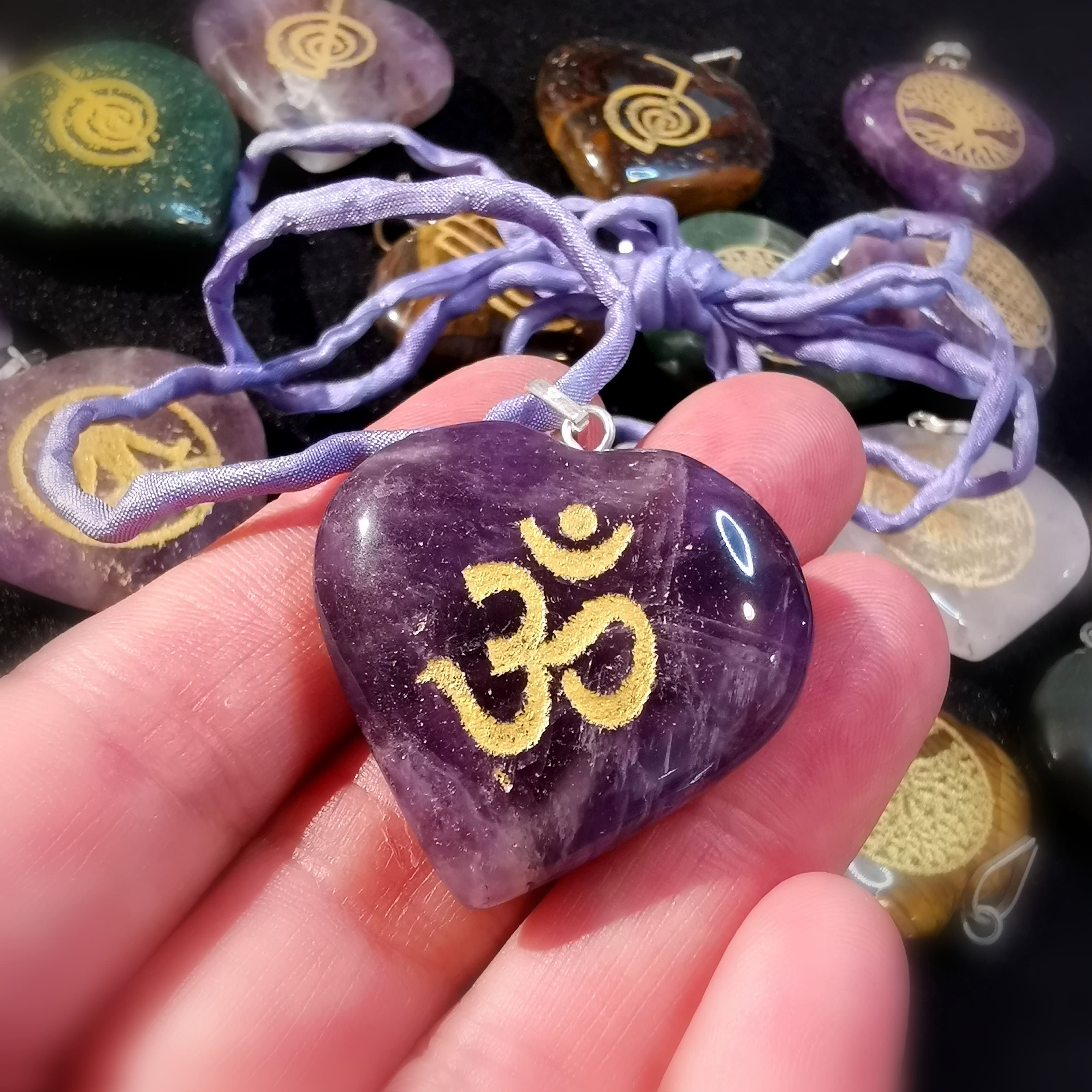 OM Symbol Amethyst Edelstein Heilstein Herz Chakra Karma Kette, Vertrauen lernen