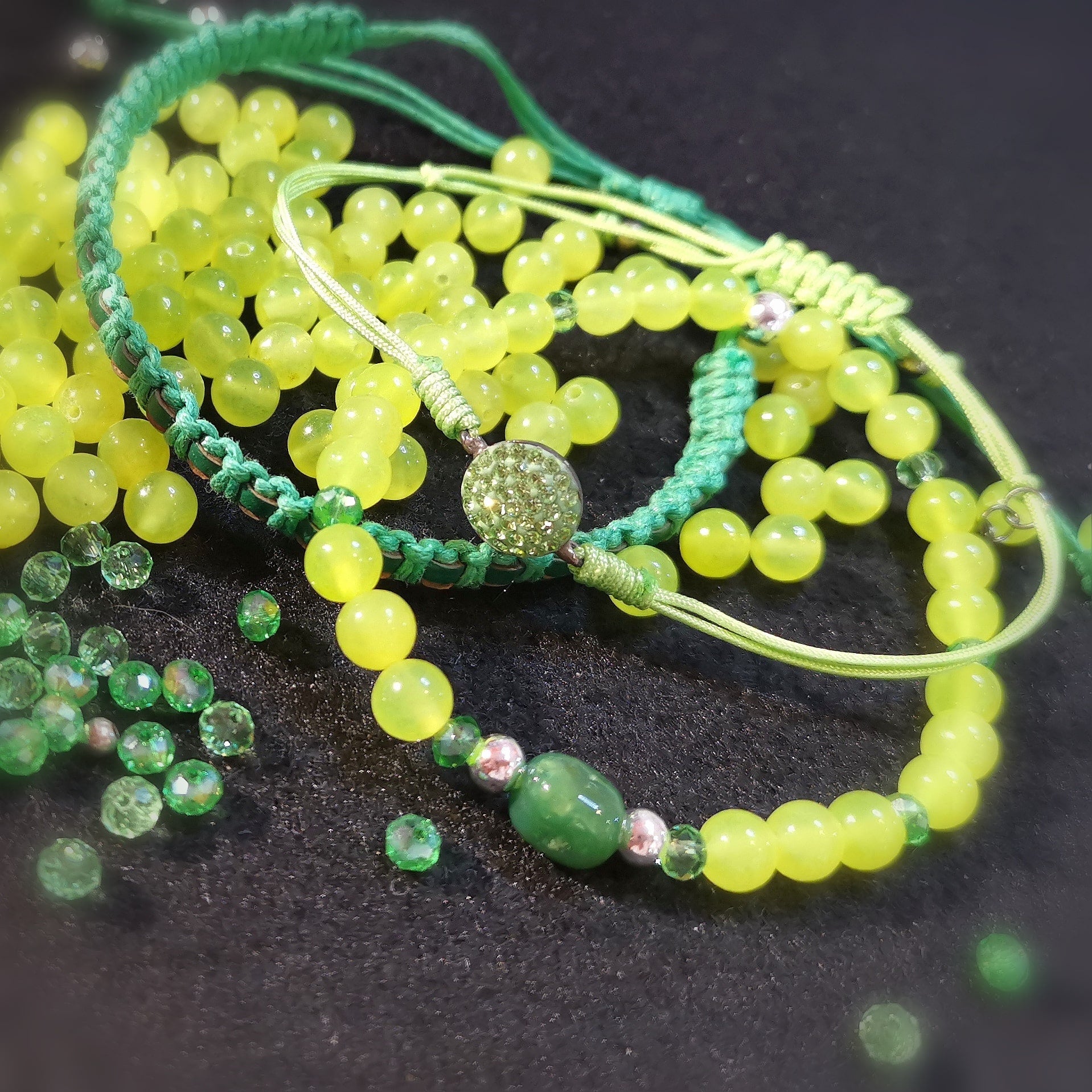 3er Armbändchen Boho Karma Set: gelbe Jade, Chrysopras Edelsteine Heilsteine, Swarovski Kristalle Leder Sterlingsilber, geweiht - Herzchakra Lebensfreude