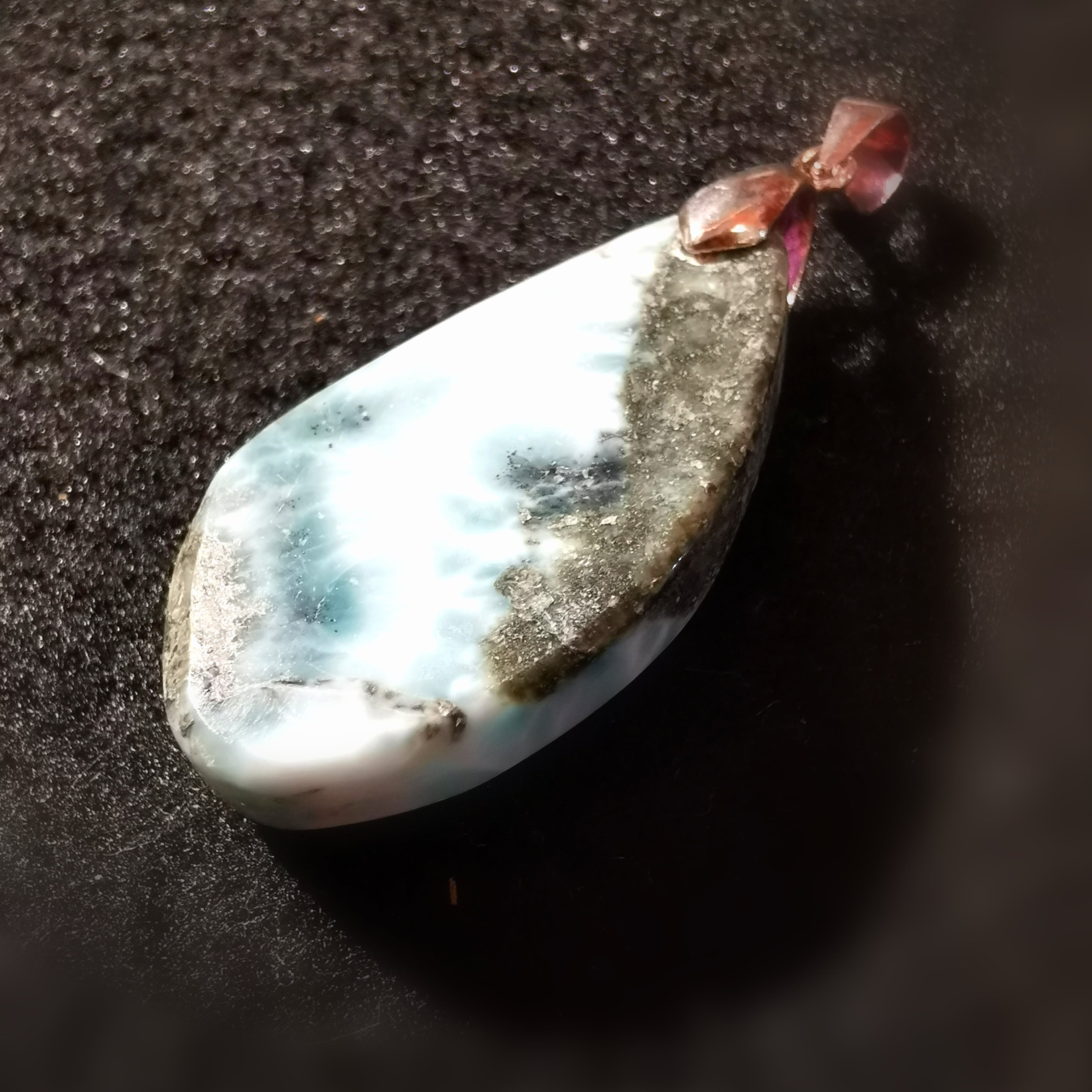 Larimar Tropfen Heilstein Edelstein Karma Anhänger, geweiht - Frei sein