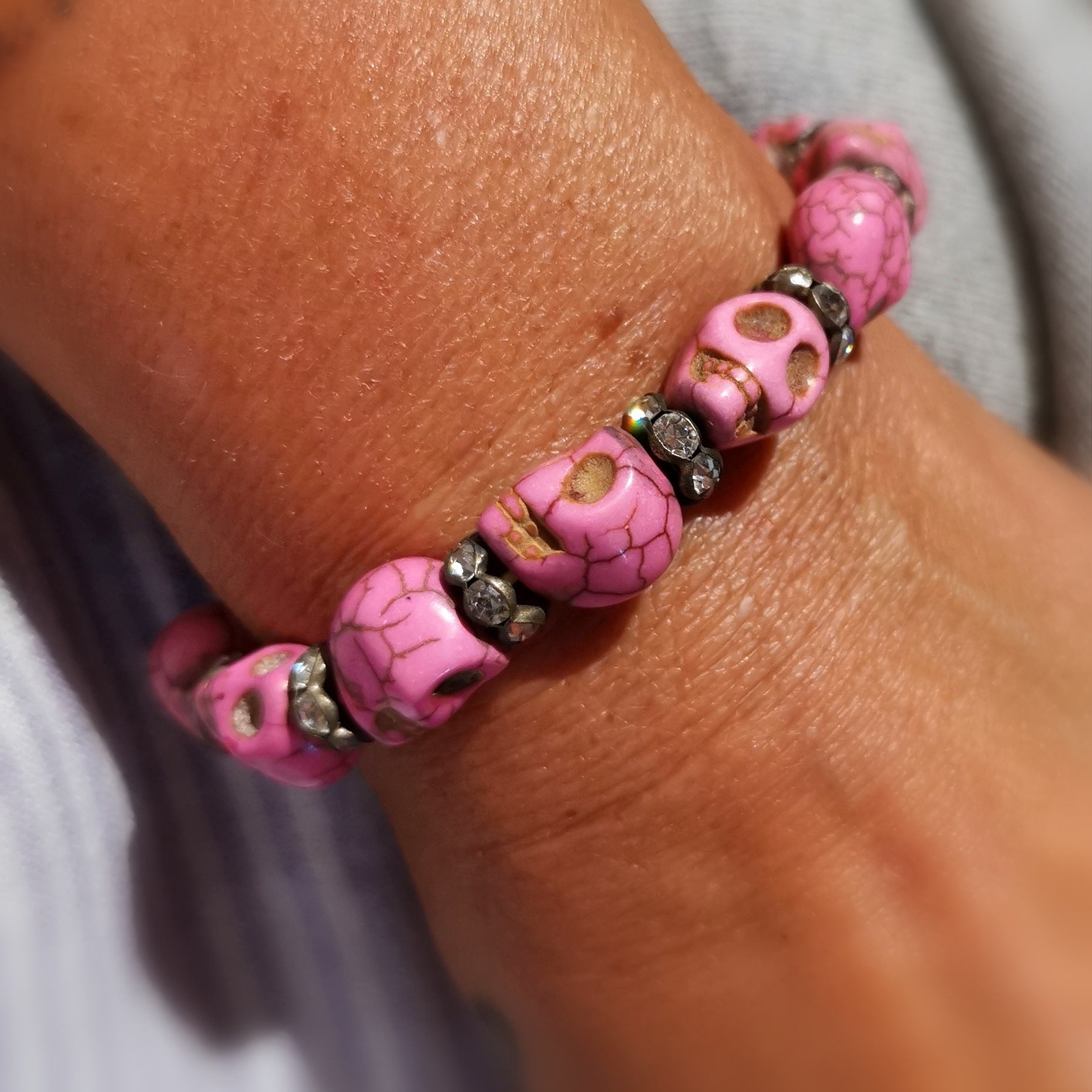 Pink Totenkopf Schädel Kristall Boho Karma Armband, geweiht, Erneuerung