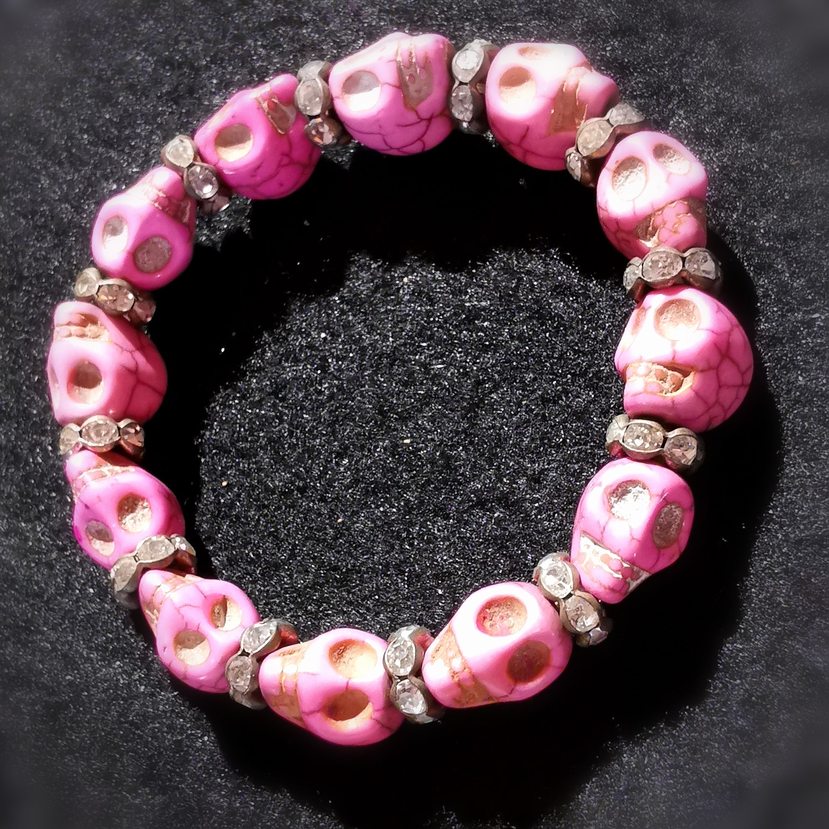 Pink Totenkopf Schädel Kristall Boho Karma Armband, geweiht, Erneuerung