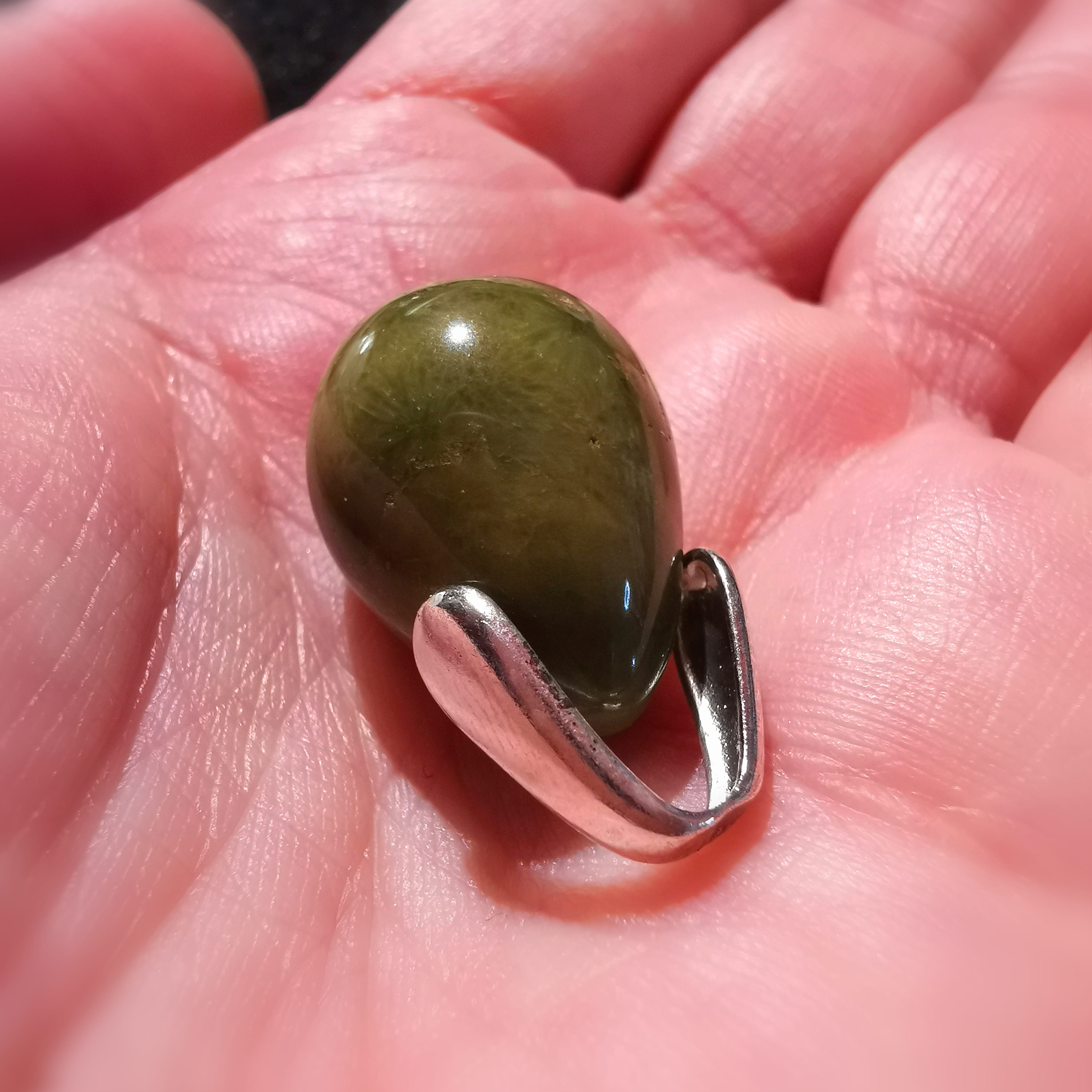 Colgante de plata de ley con piedra curativa y piedras preciosas de jaspe oceánico - Nuevos comienzos