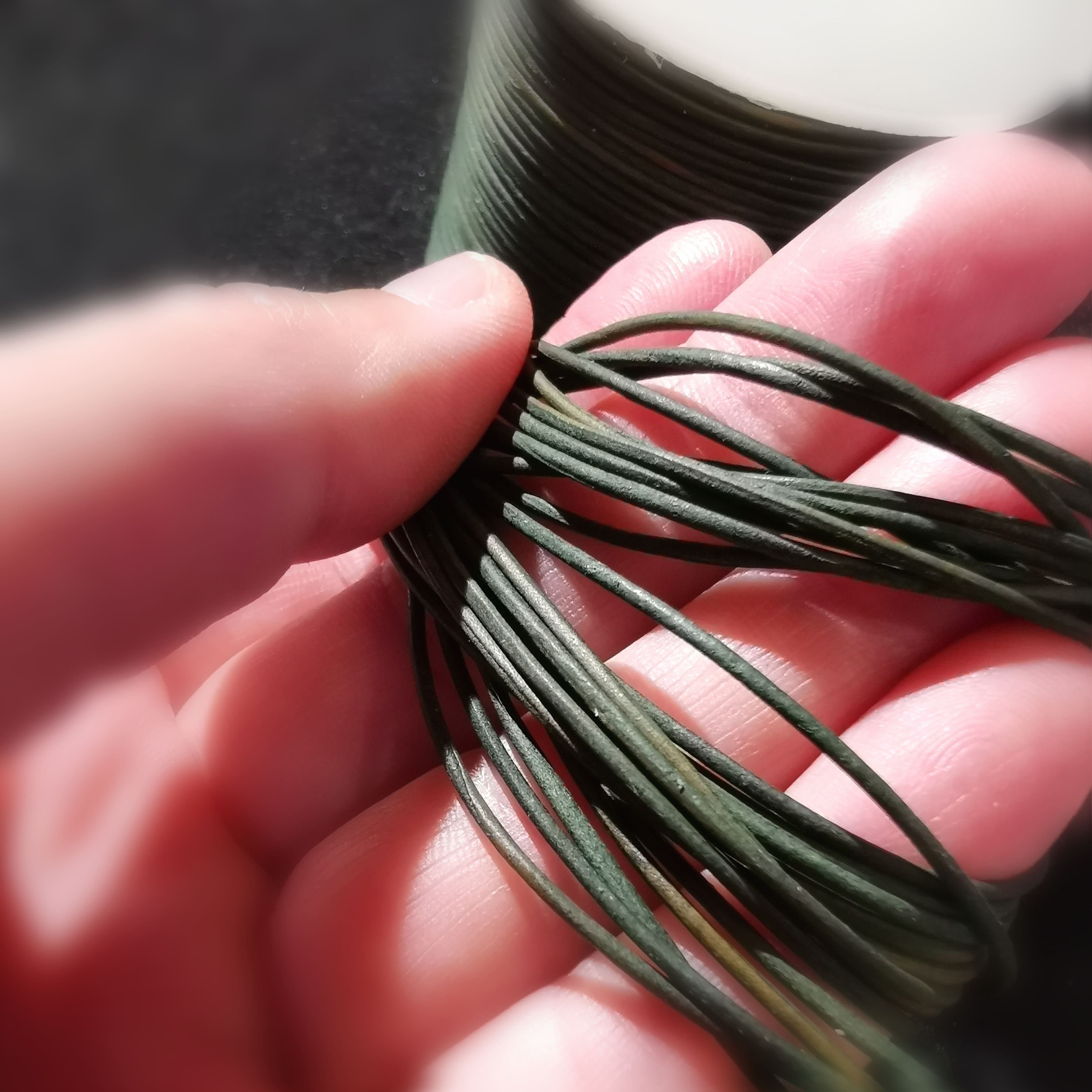 Lederband natur tannengrün, Länge 80 cm, Stärke 1 mm