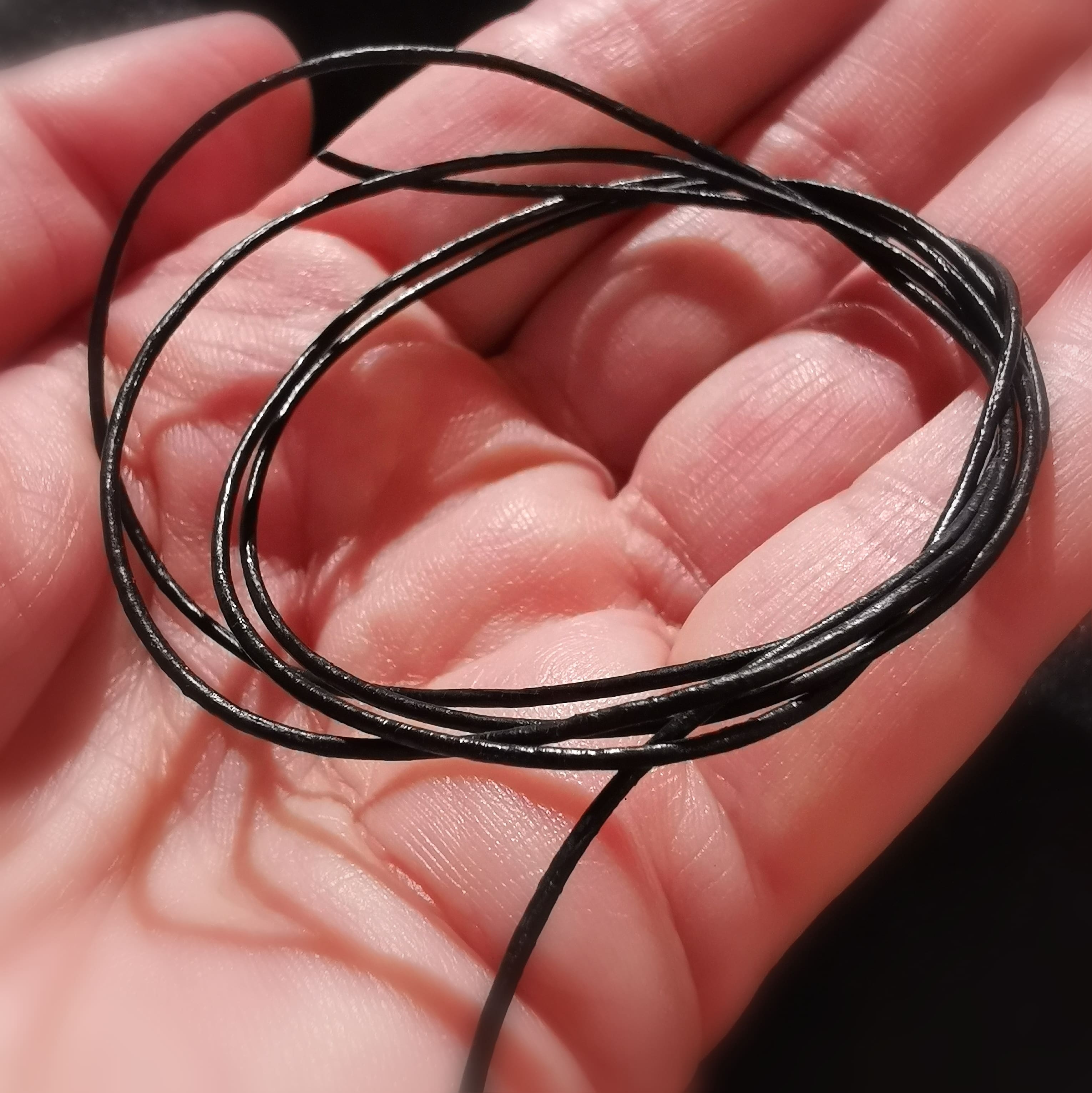 Lederband natur schwarz, Länge 80 cm, Stärke 1 mm