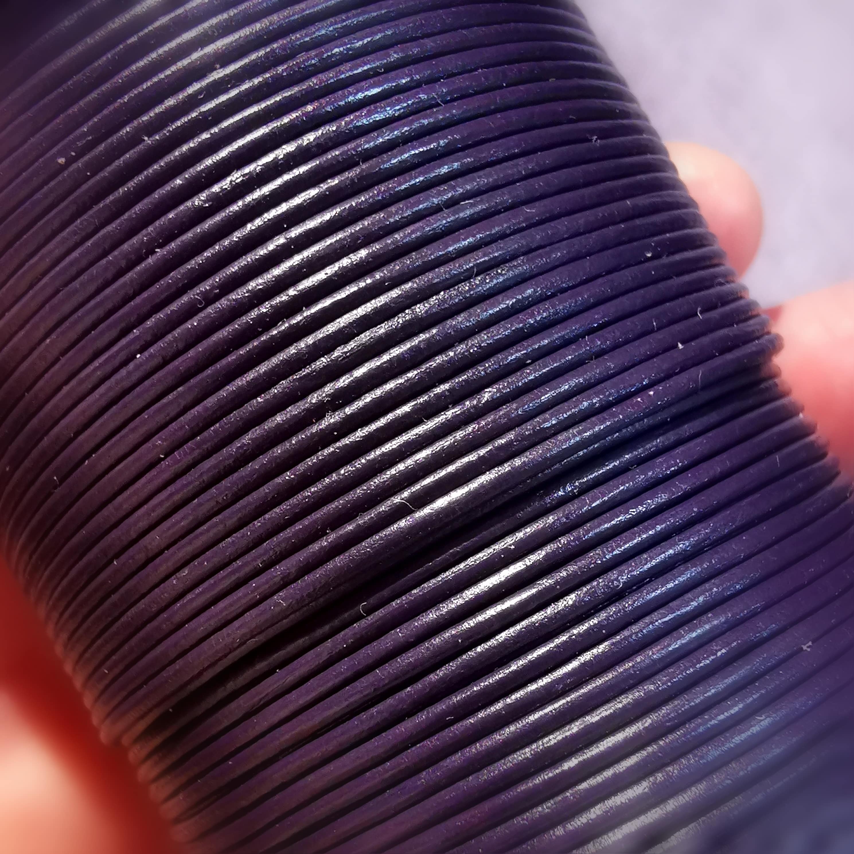 Lederband natur tief dunkel lila, warmer Farbton, Länge 80 cm, Stärke 1 mm