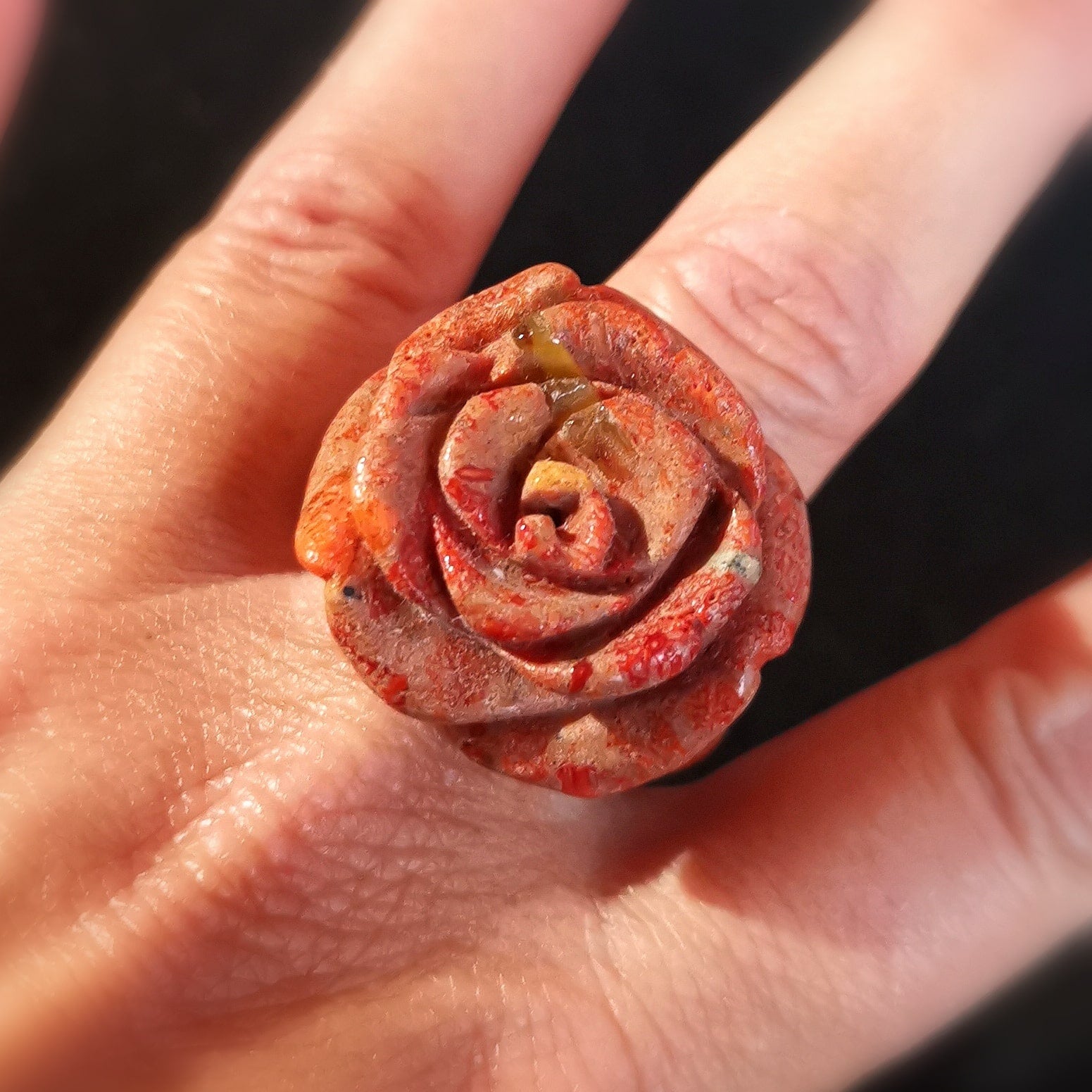 üppiger Koralle Rosen Ring, Edelstein Blüten Karma Wurzelchakra Heilstein Fingerring, Größe 61 - Liebes- wie Lebenslust