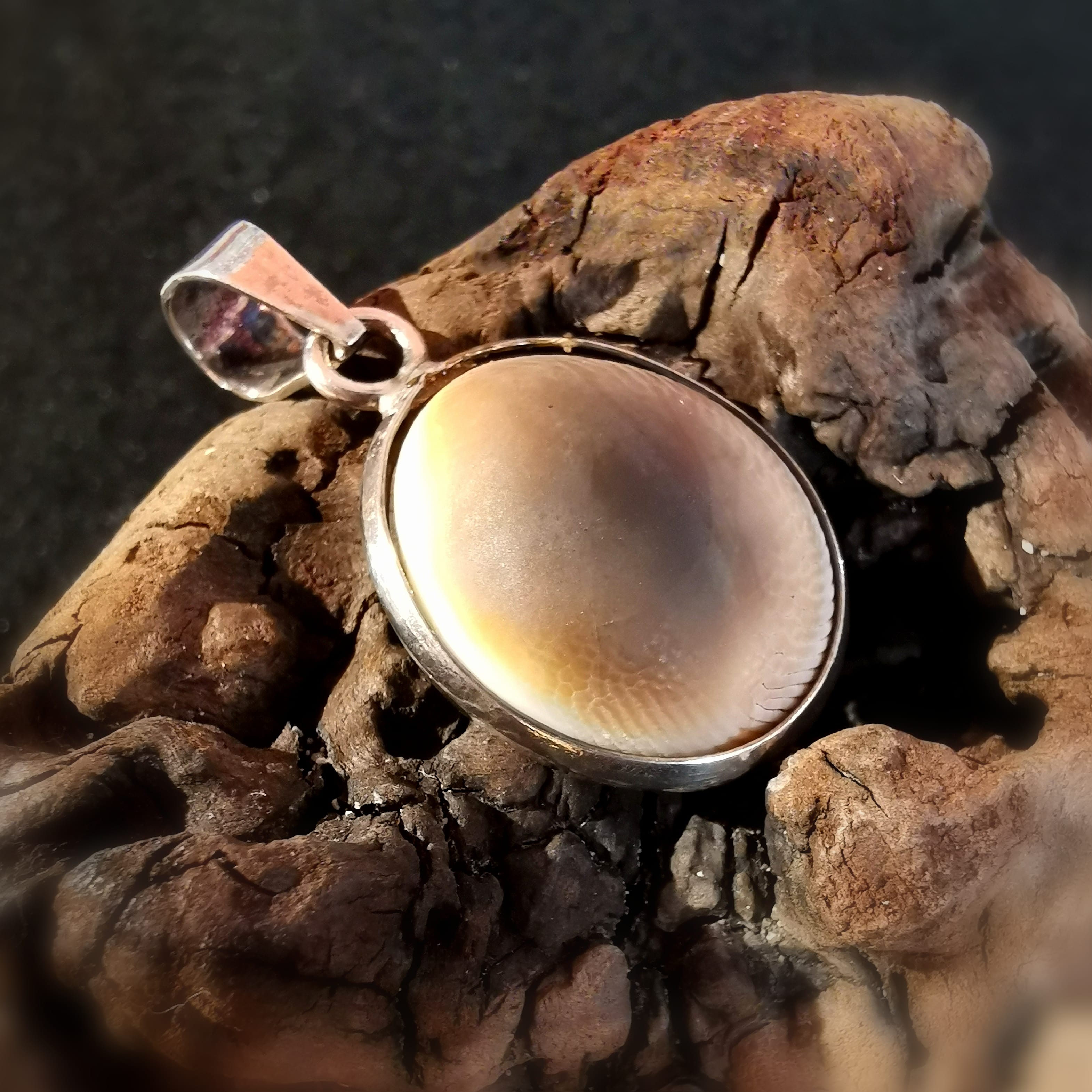 Shiva Auge Muschel Glücksbringer Talisman Anhänger Sterlingsilber - Schutz und Liebe