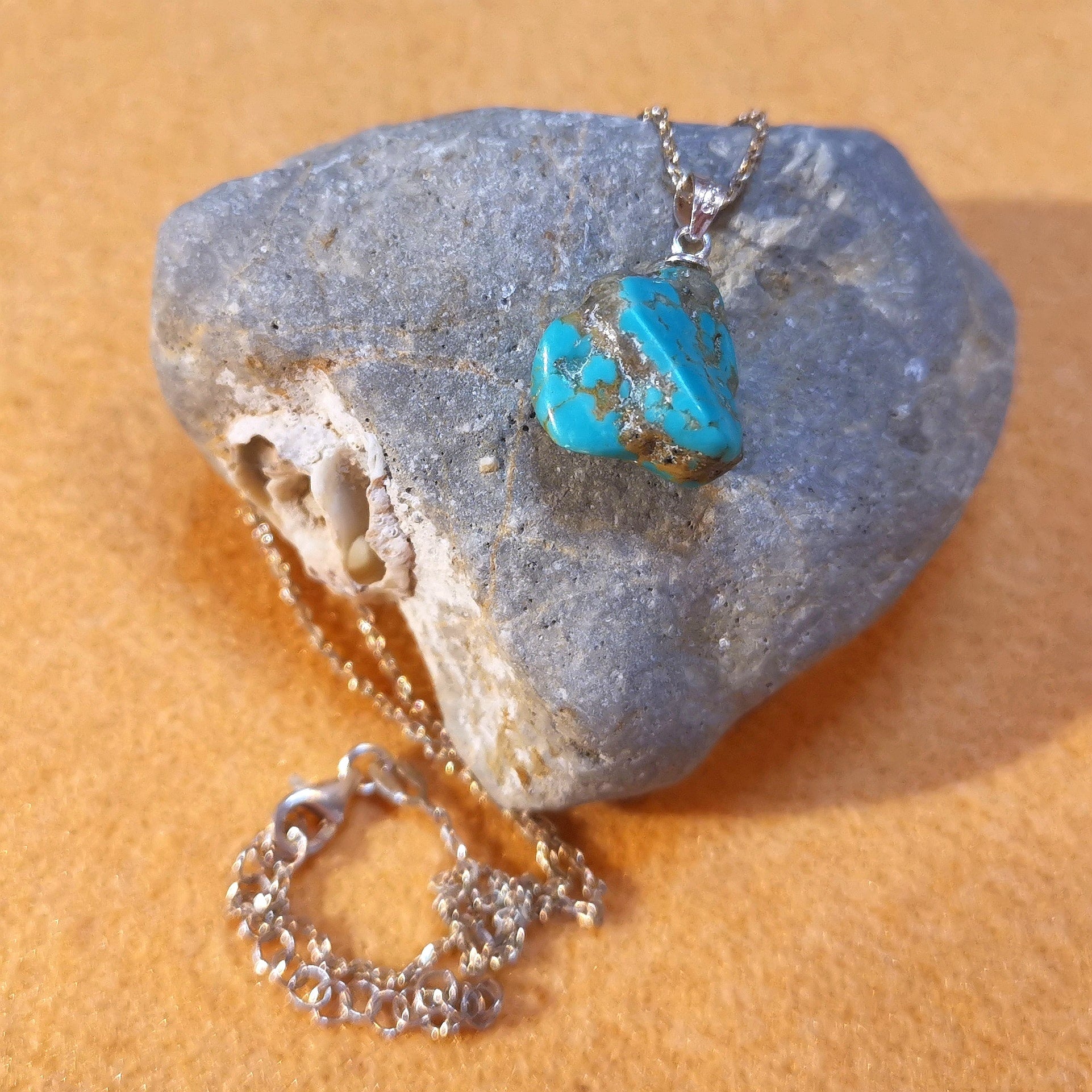 Türkis Nugget Sterlingsilber Karma Kette, Tibet Heilstein, Chakra Edelstein geweiht, mit Herz und Verstand