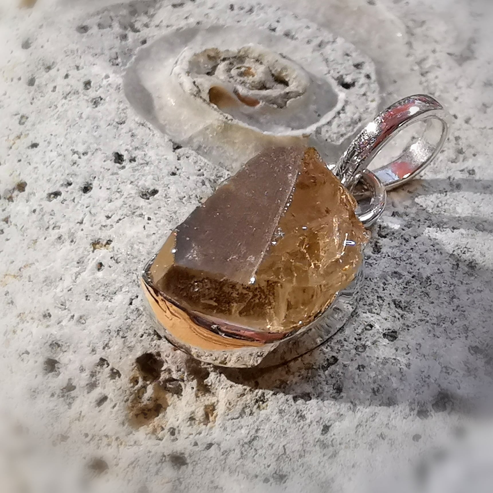 Citrin Natur Rohstein Edelstein Heilstein Karma Anhänger Kette Leder, geweiht - Sonnenseite des Lebens