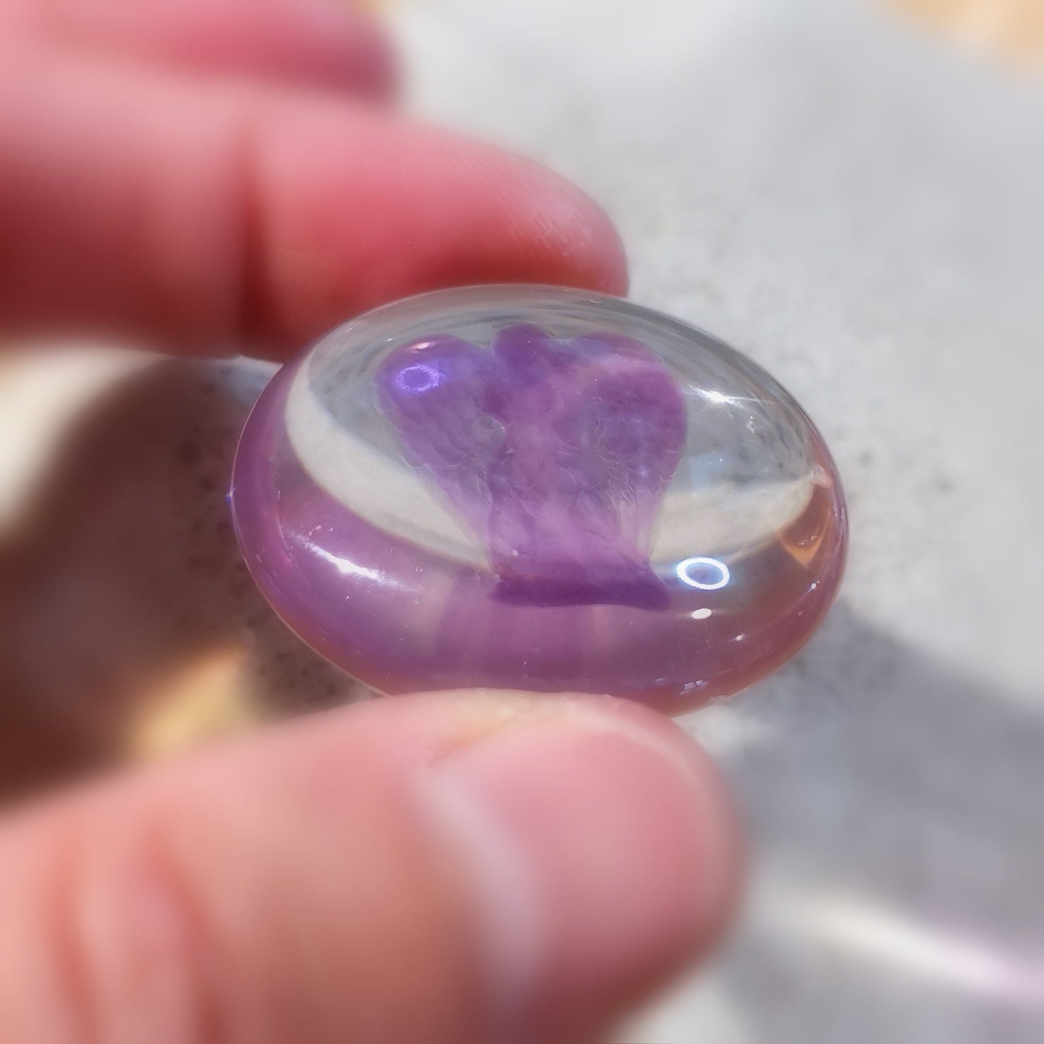 Engel Karma Stein, lila transparenter Schutzengel Kronenchakra Handschmeichler, Meditation, Talisman, Kunstharz, geweiht - Besinnlichkeit