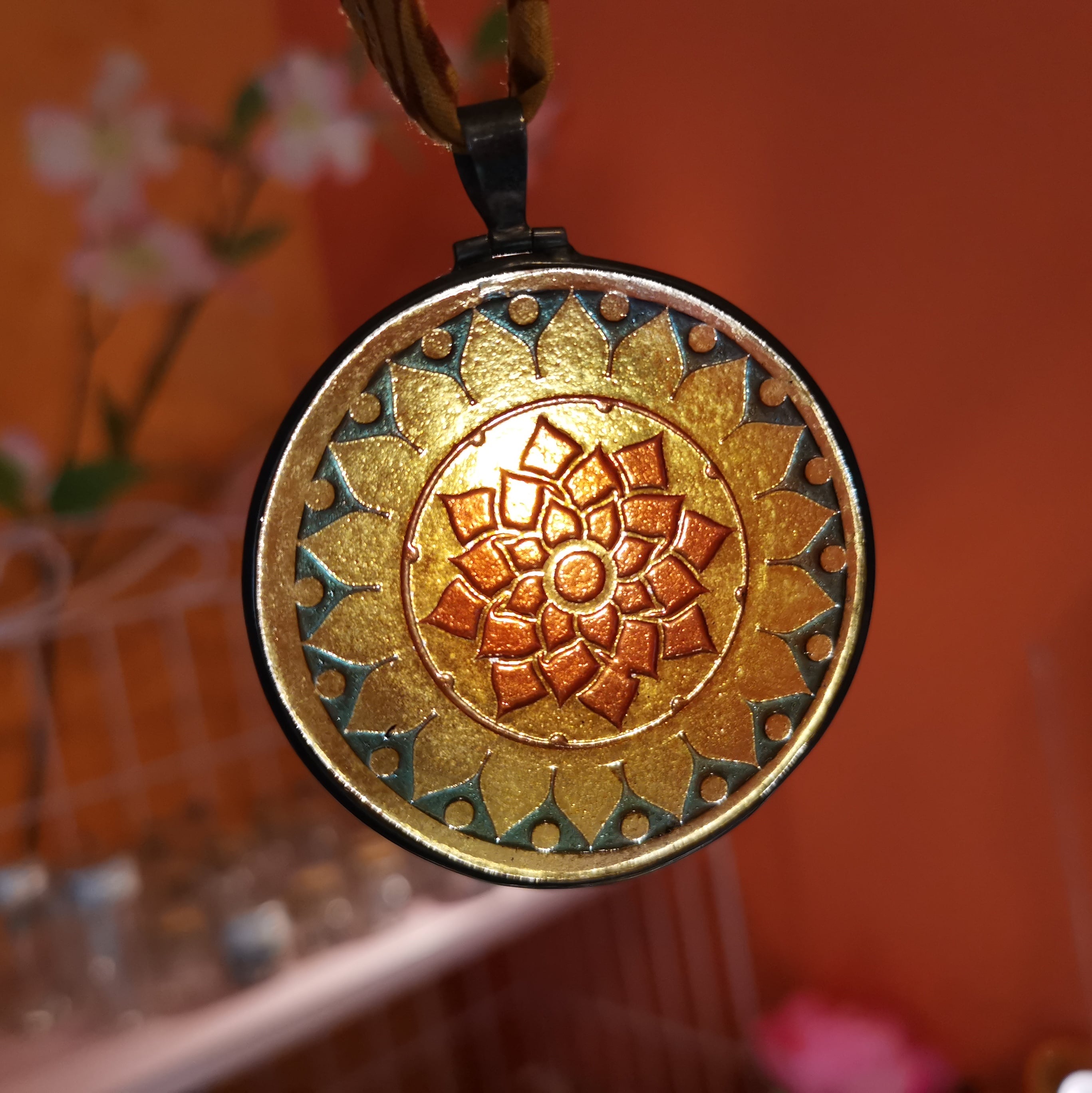 Mandala Amulett Bunt, Lebensblume Karma Kette, Boho Schmuck geweiht, Chakra Energie, Lebensfreude
