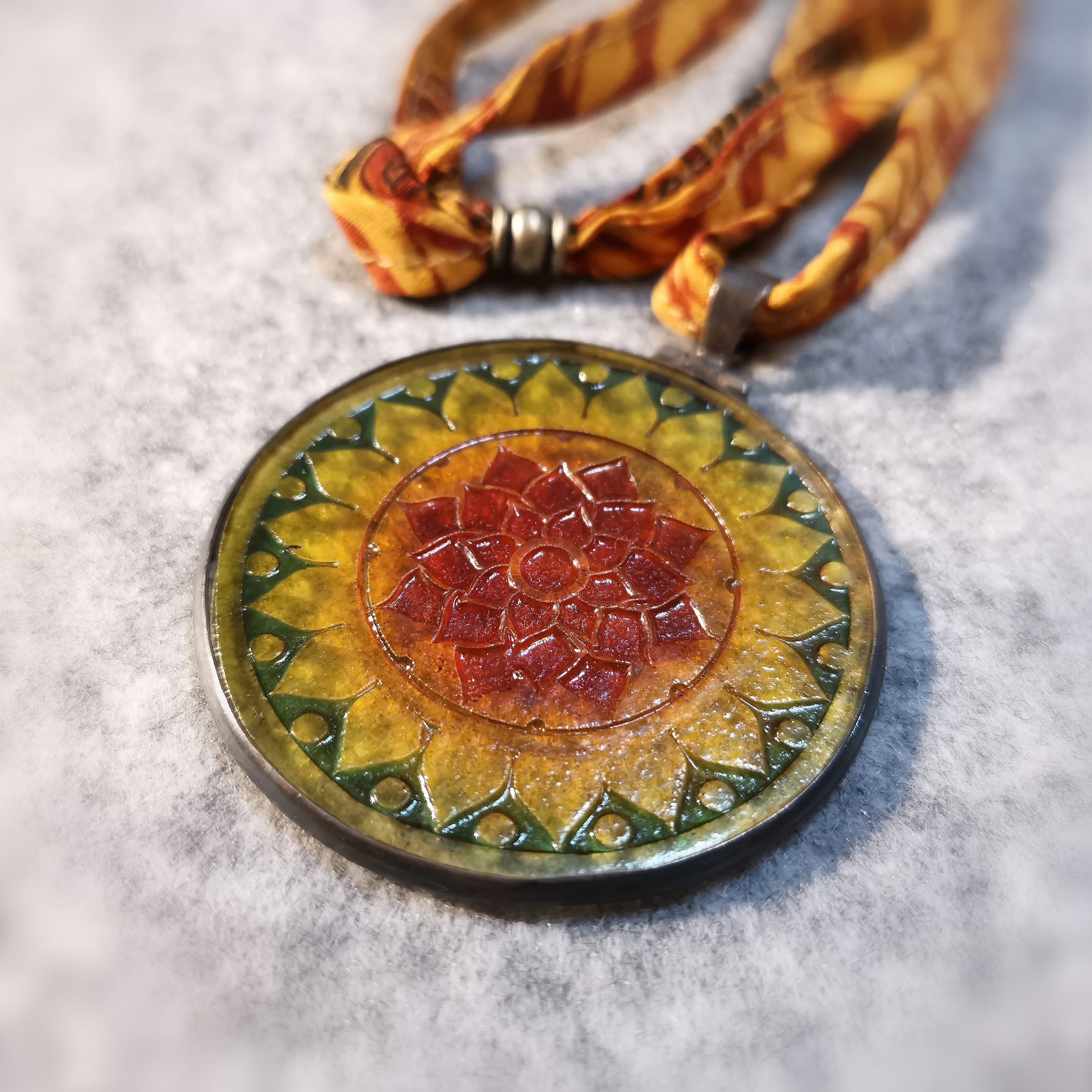 Mandala Amulett Bunt, Lebensblume Karma Kette, Boho Schmuck geweiht, Chakra Energie, Lebensfreude
