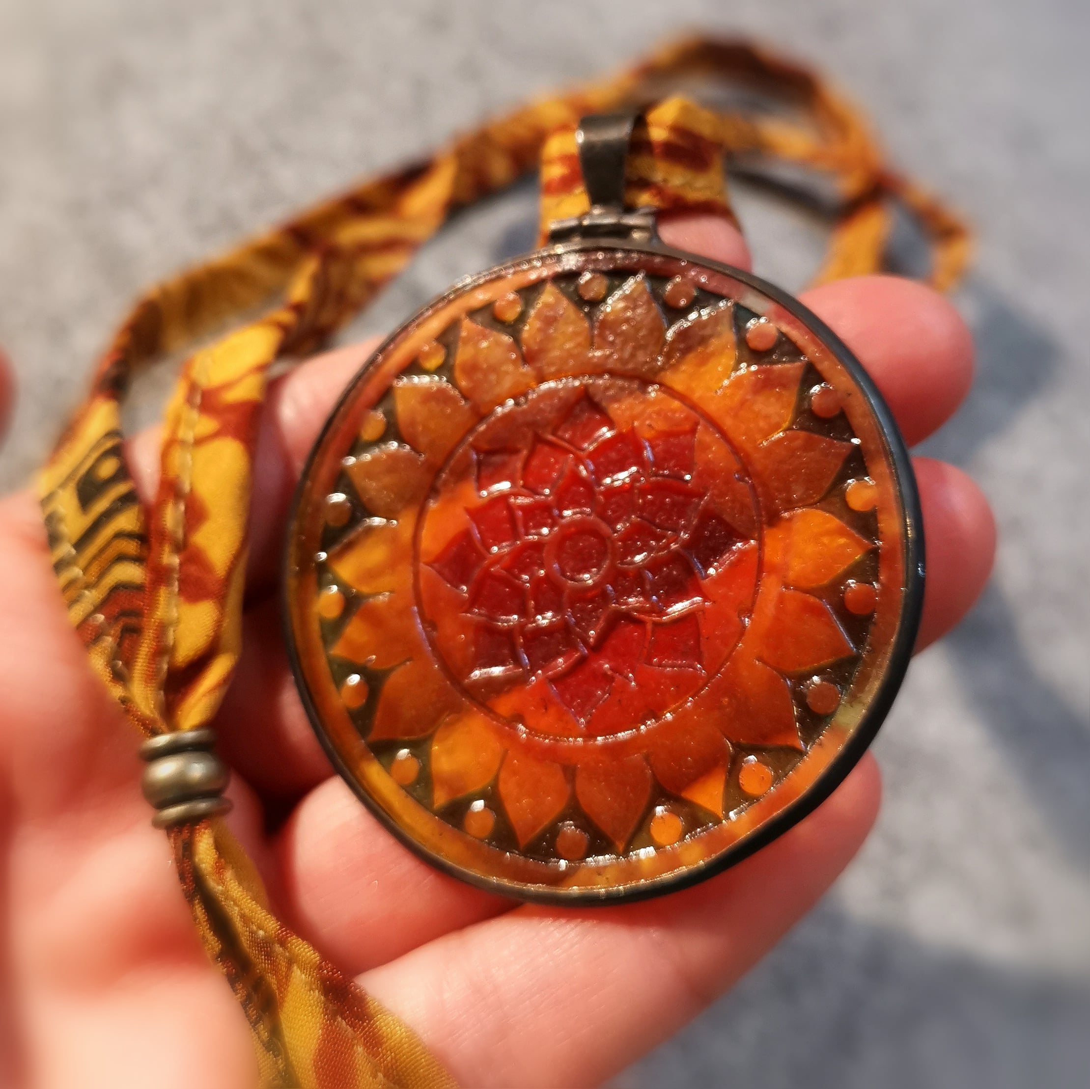 Mandala Amulett Bunt, Lebensblume Karma Kette, Boho Schmuck geweiht, Chakra Energie, Lebensfreude