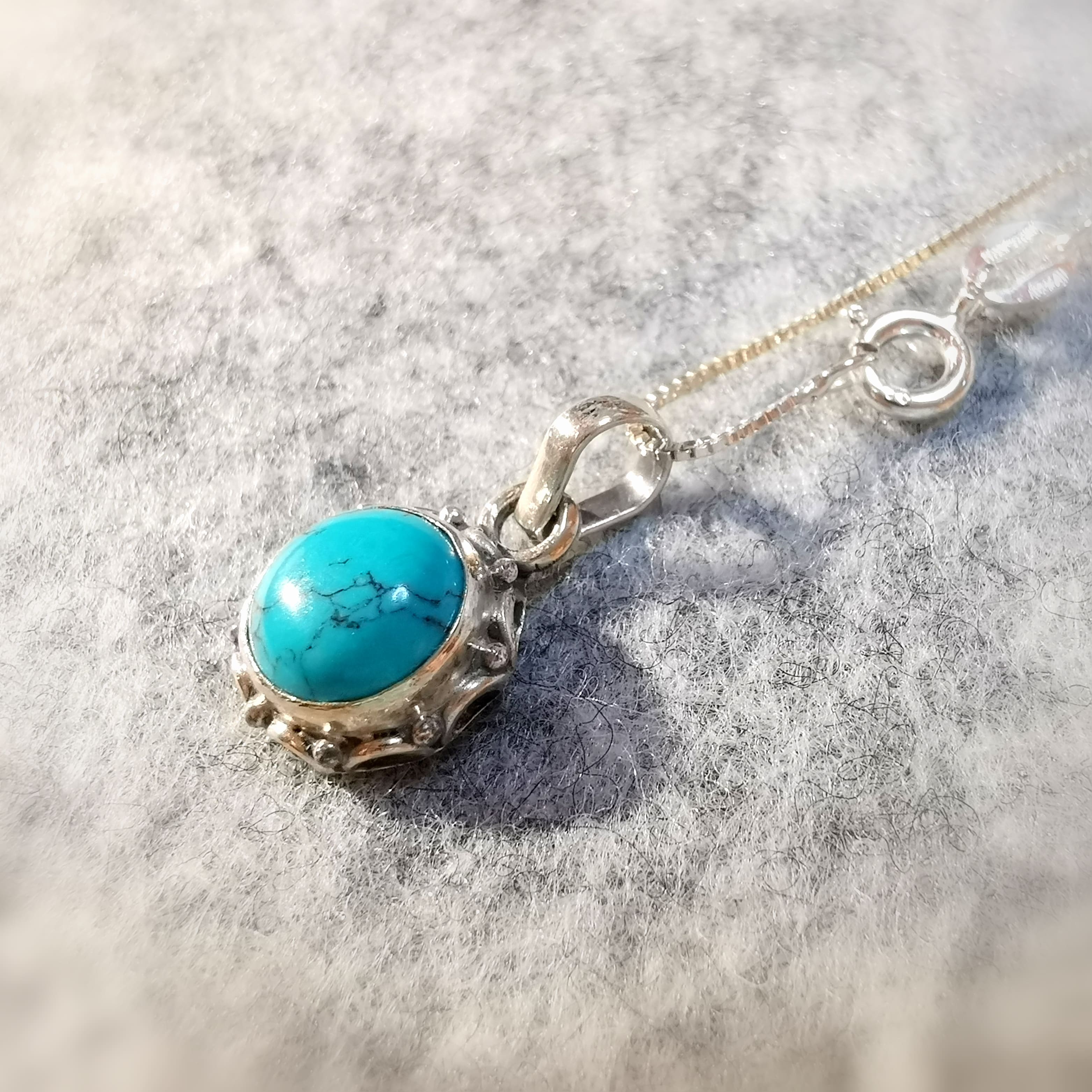 Türkis Magnesit Edelstein Sterlingsilber Karma Kette, zauberschön filigran, Chakra Schmuck geweiht, Selbstausdruck