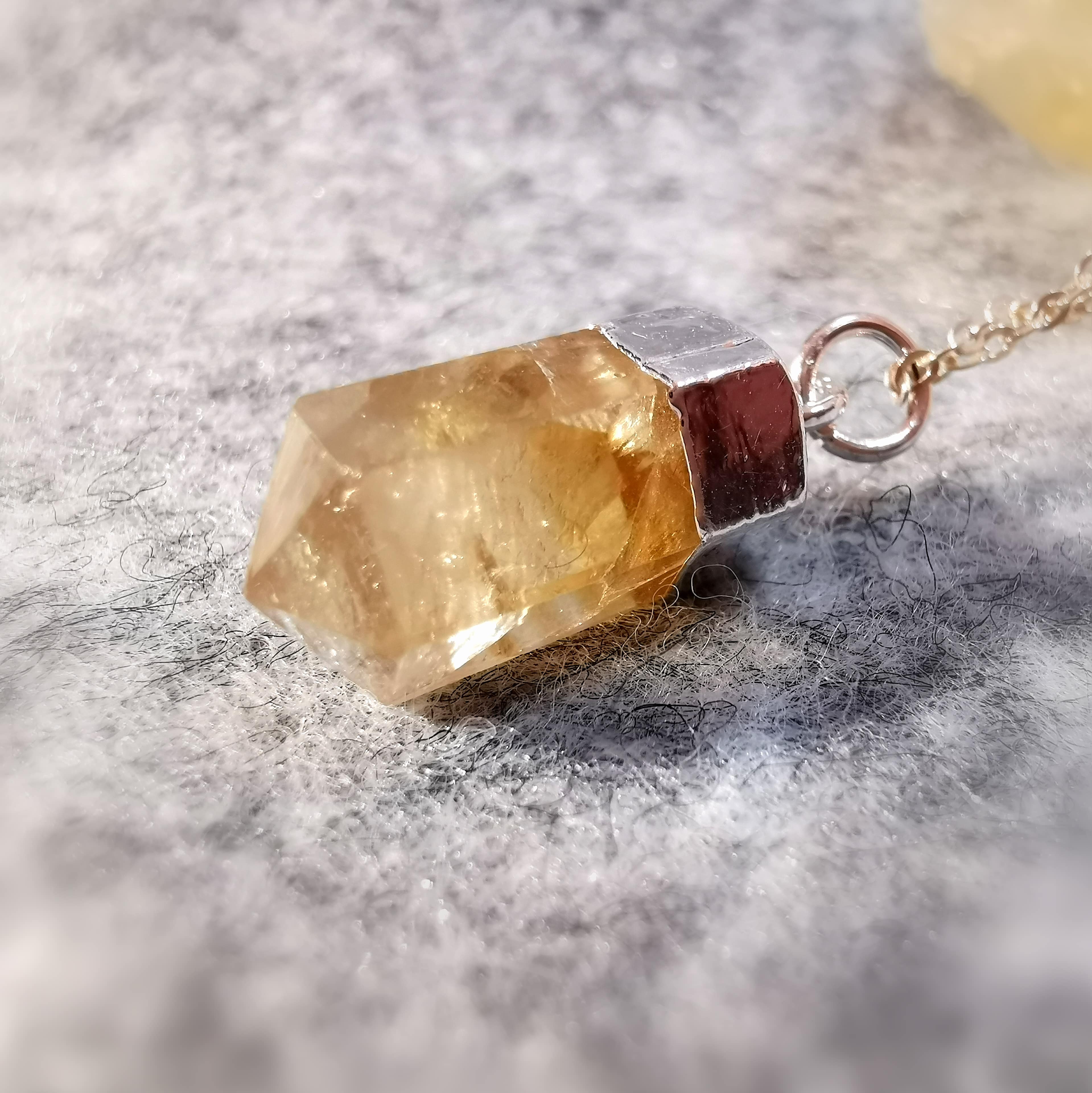 Citrin Spitze Stab Edelstein Heilstein Karma Kette Sonnengelb, geweiht - innere Sonne