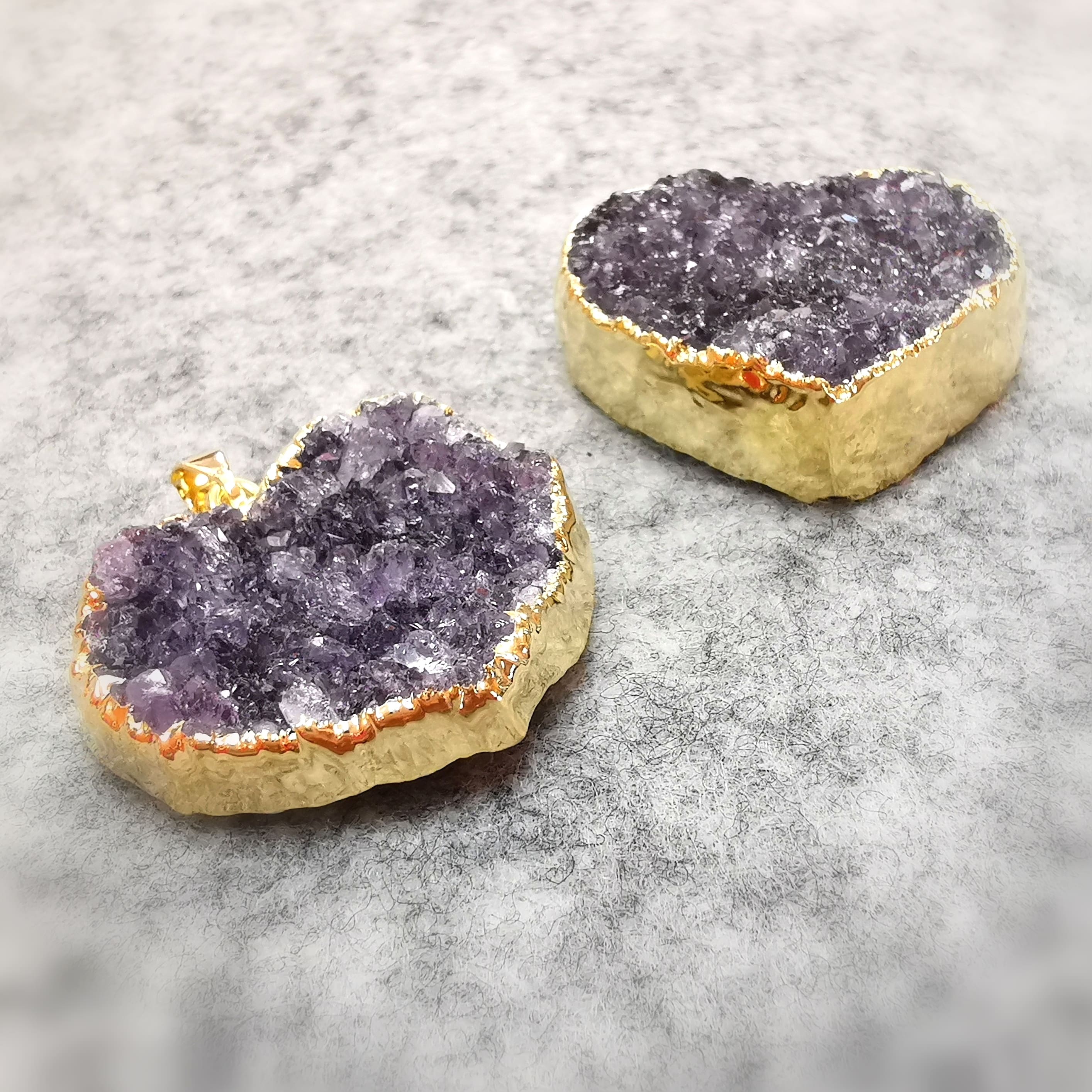 Amethyst Natur Kristall Rohstein Drusen Herz, vergoldet, Karma Edelstein Anhänger, AA Heilstein Qualität, geweiht - Liebe, Harmonie