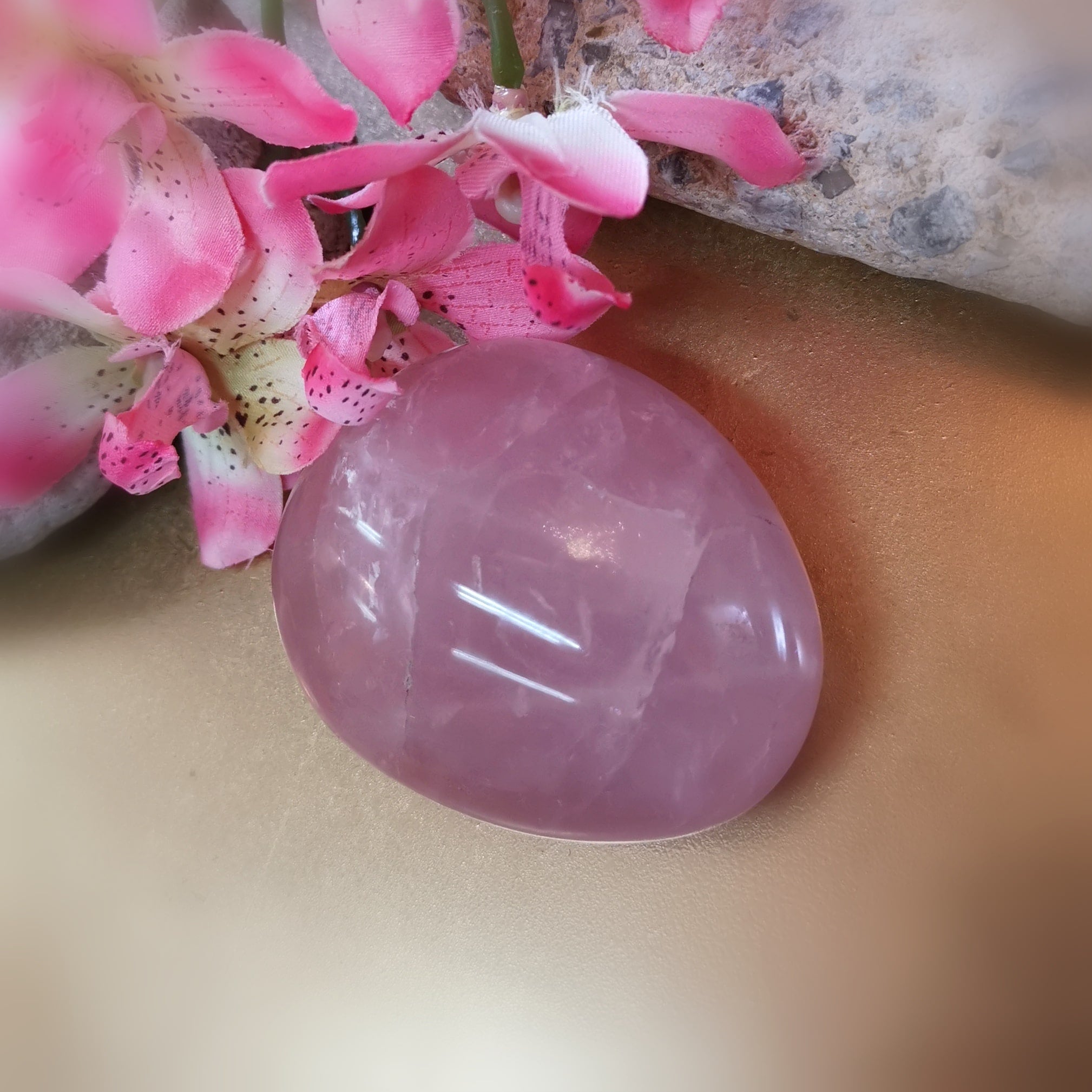 Rosenquarz Heilstein XXL geweiht, Trommelstein, Edelstein zur Meditation und Entspannung - Reiki, Yoga, Meditation - Licht und Liebe