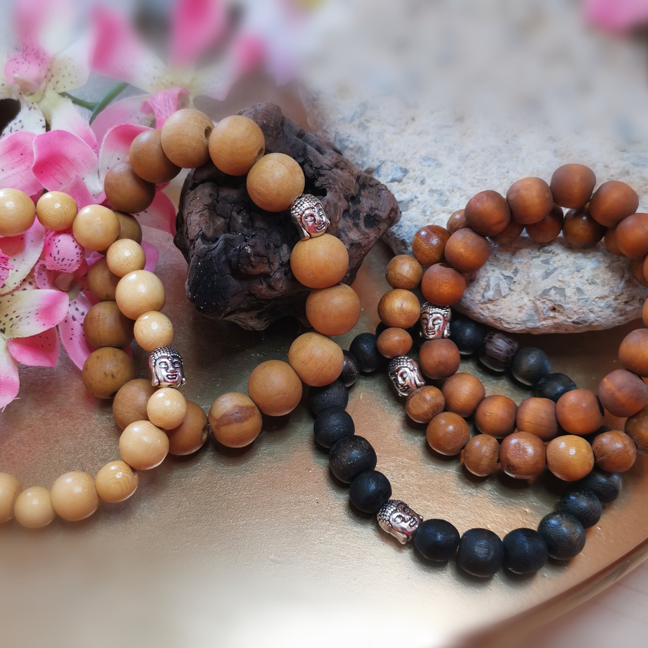 Holz Buddha Armband hell Unisex, Karma Schmuck für Meditation, Kraft und Gelassenheit