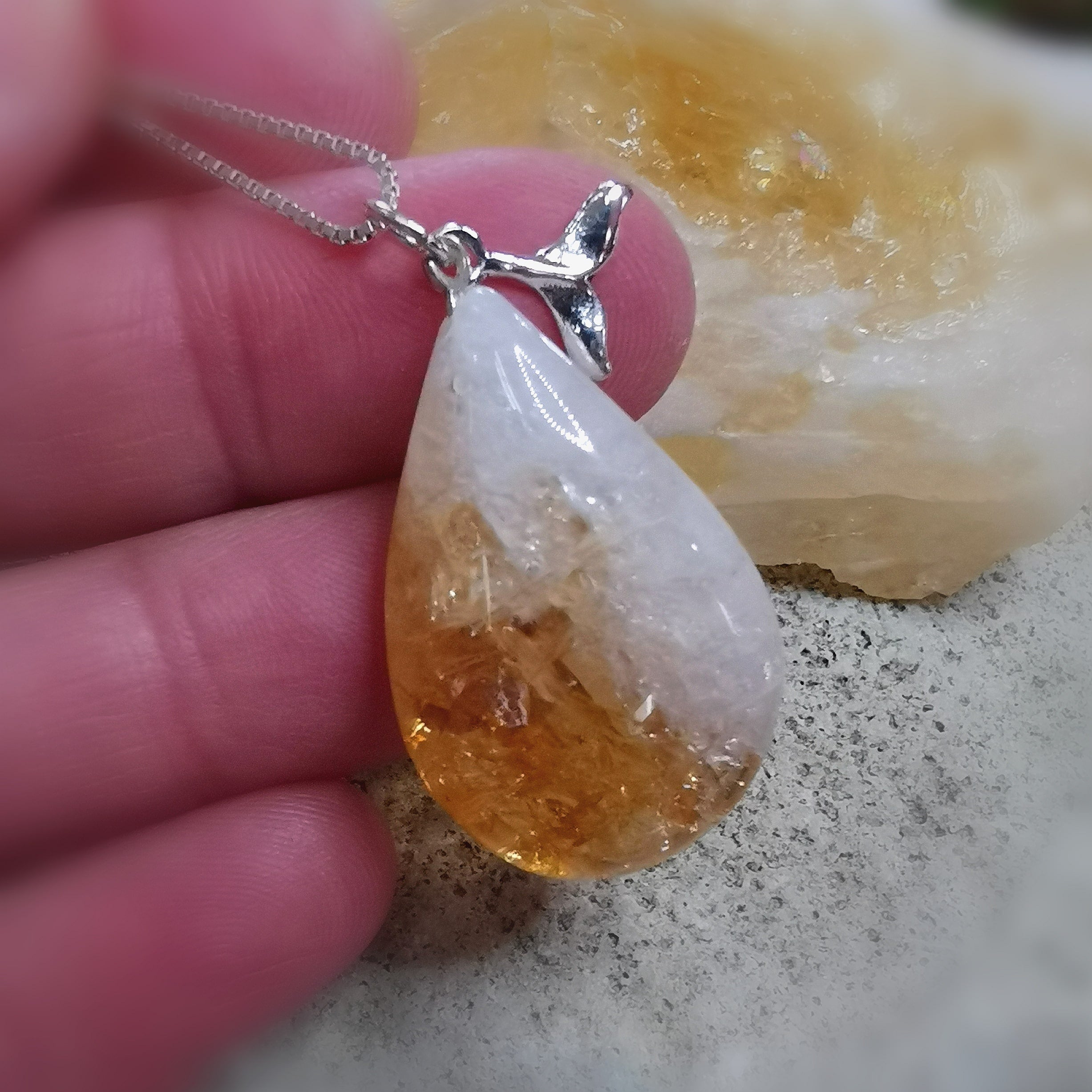 Citrin Edelstein Tropfen Walflosse Krafttier Karma Kette, Solarplexus Chakra Heilstein geweiht, Licht und Liebe