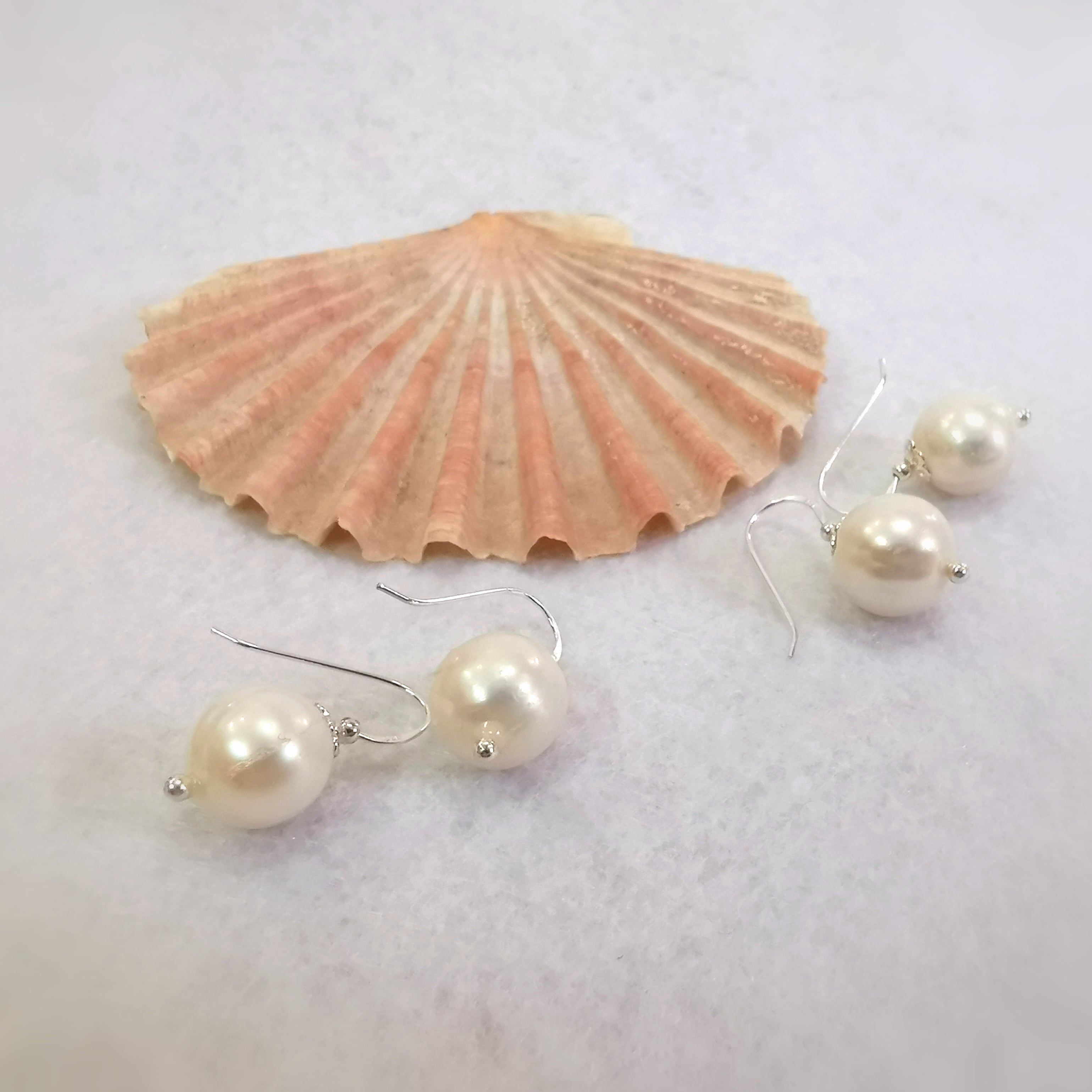 Mallorca Perlen Ohrhänger Ohrringe, weiß glänzend, 10 mm, Schönheit des Lebens