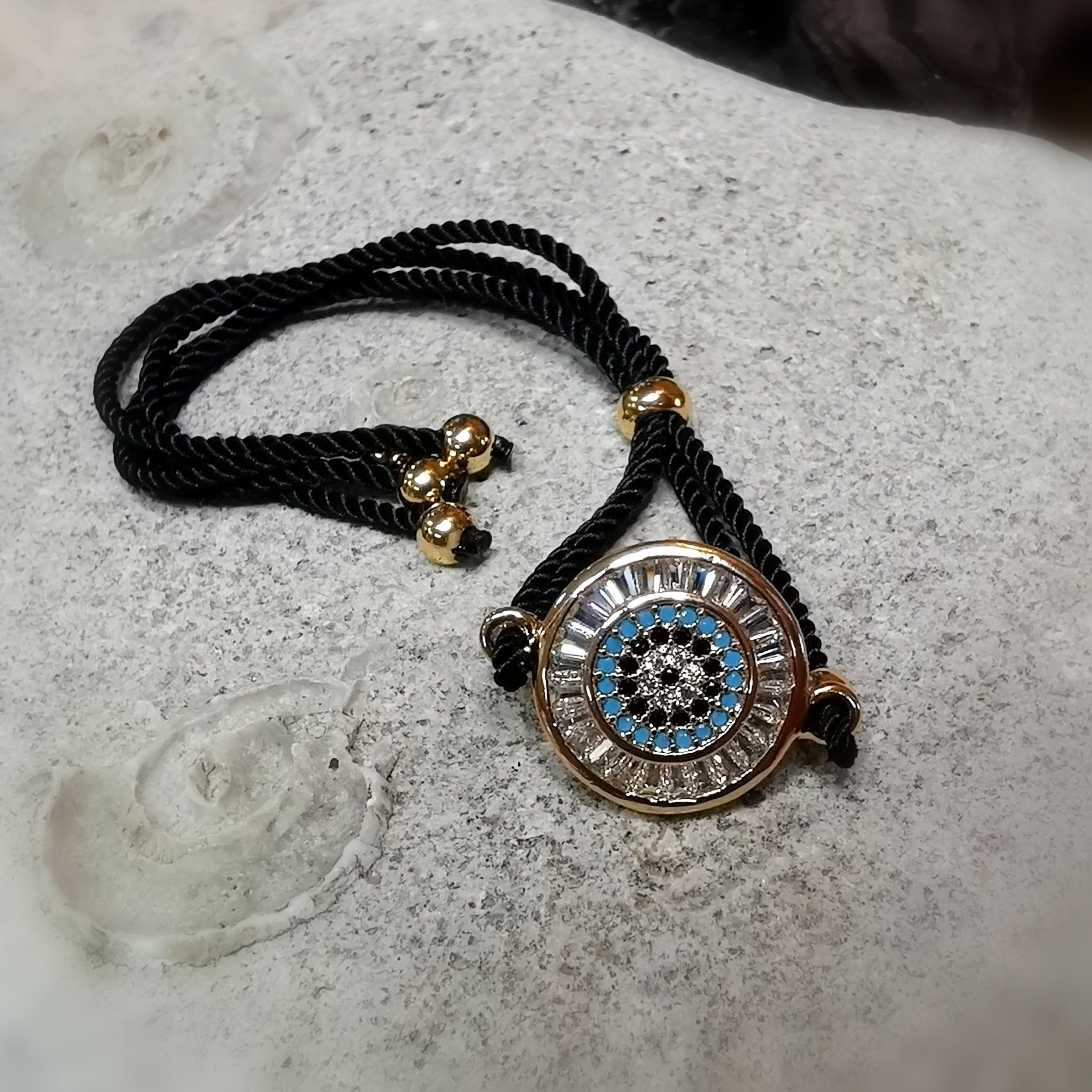 Pulseras de cristal boho hippie mandala en oro negro: protección, armonía y centrado.