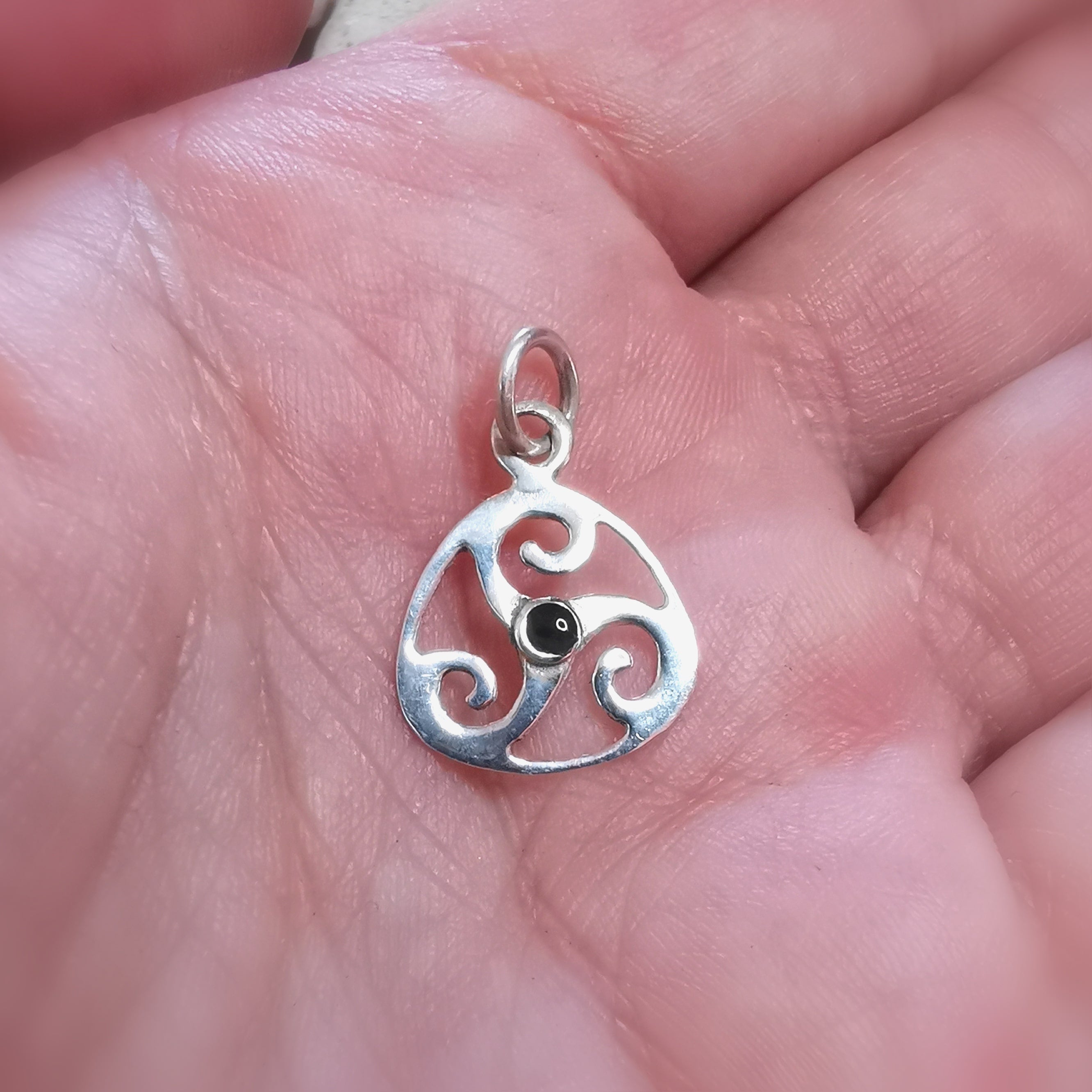 Triskele Onyx Edelstein Talisman Glücksbringer Anhänger, Sterlingsilber - neue Kraft