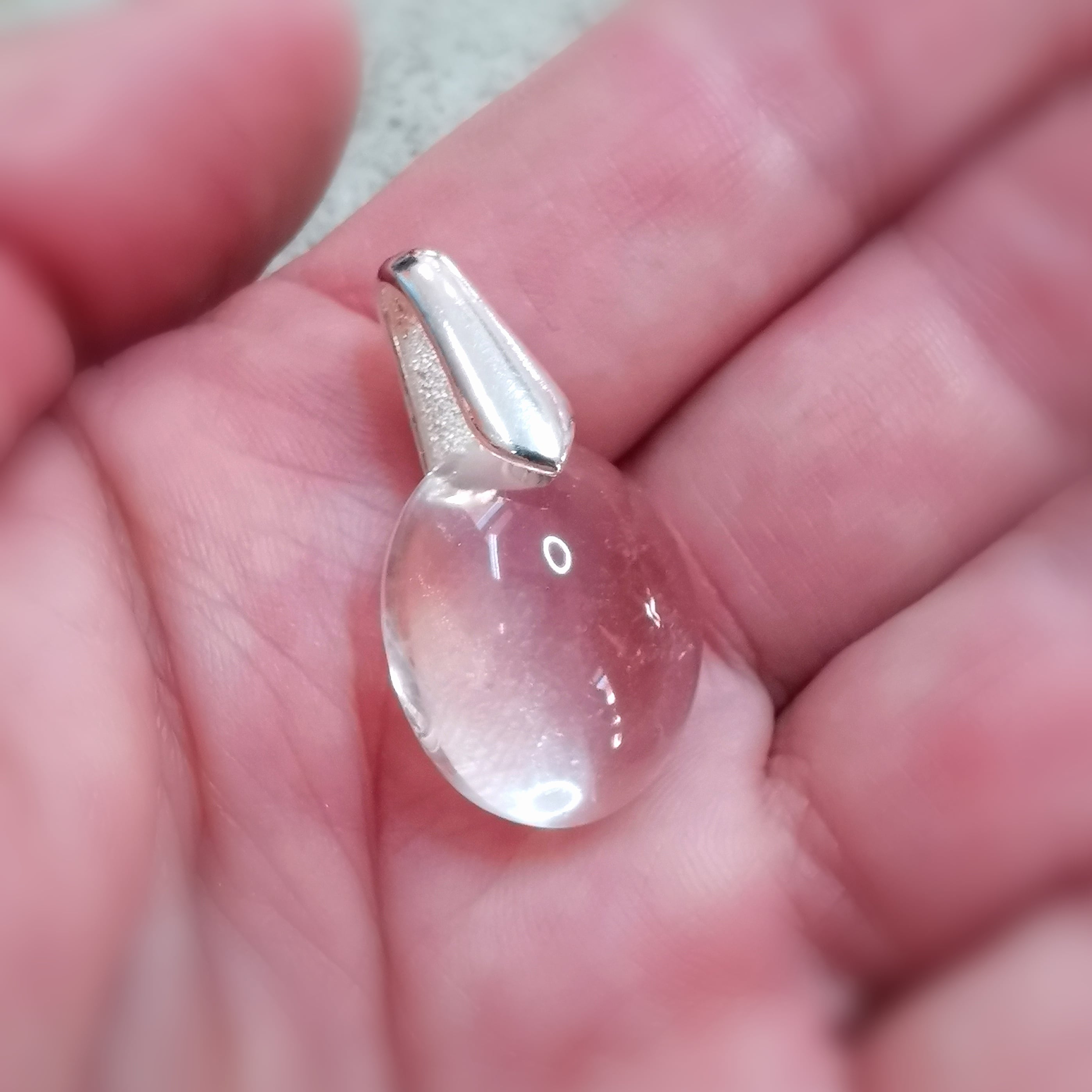 Bergkristall AA Qualität, Edelstein Sterlingsilber Design Karma Anhänger Klärung und Kraft