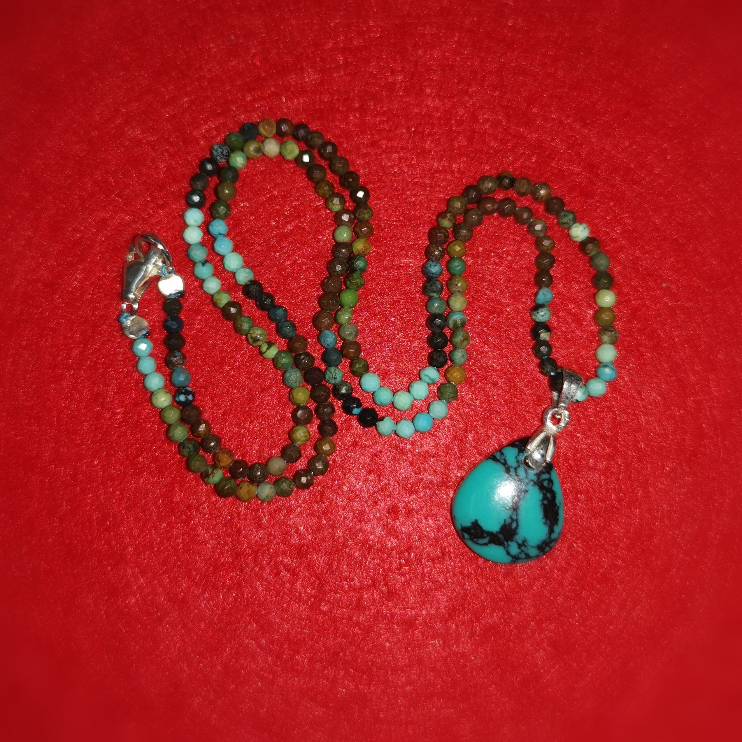 Türkis Natural, Echt Türkis Karma Edelstein Heilstein Kette mit Howlith Tropfen, 2 mm filigran, Freiheit, Lebensfreude (Kopie)