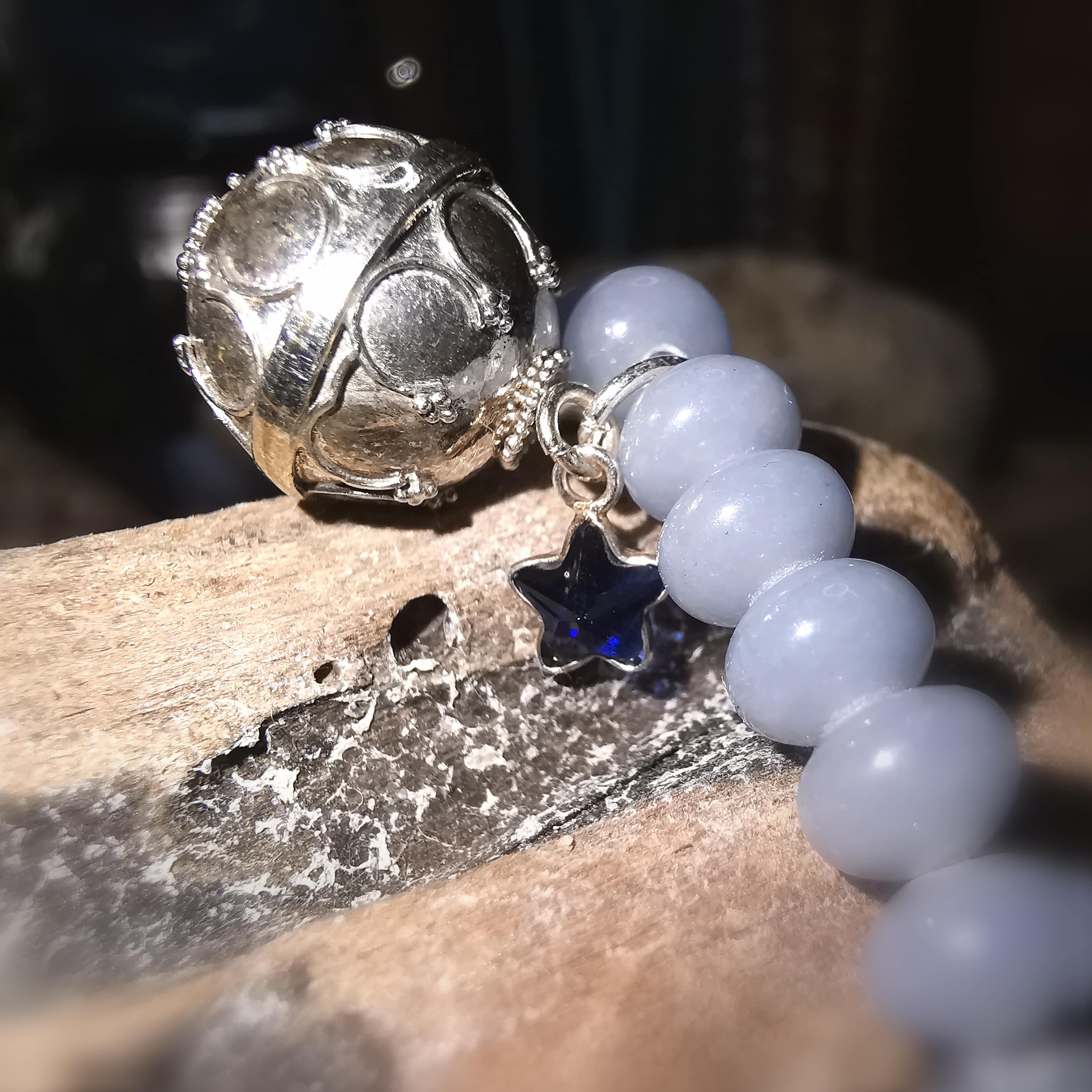 Engelsrufer Klangkugel Angelit Edelstein Karma Armband, Seestern Krafttier extra Charm, Schutz und Optimismus
