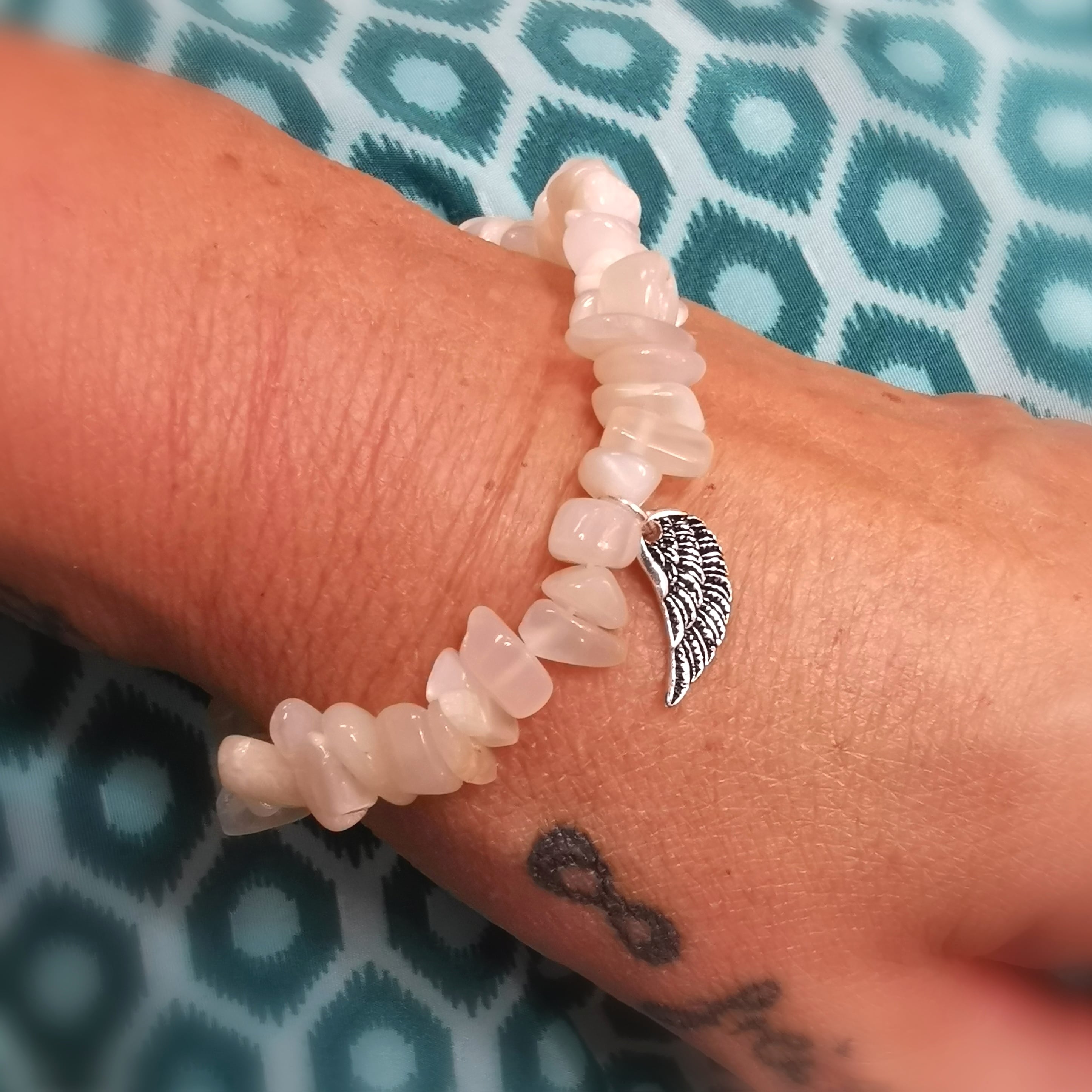 🪽 Mondstein & Engelsflügel – Edelstein Karma-Armband für Schutz, Leichtigkeit & Herzensmut