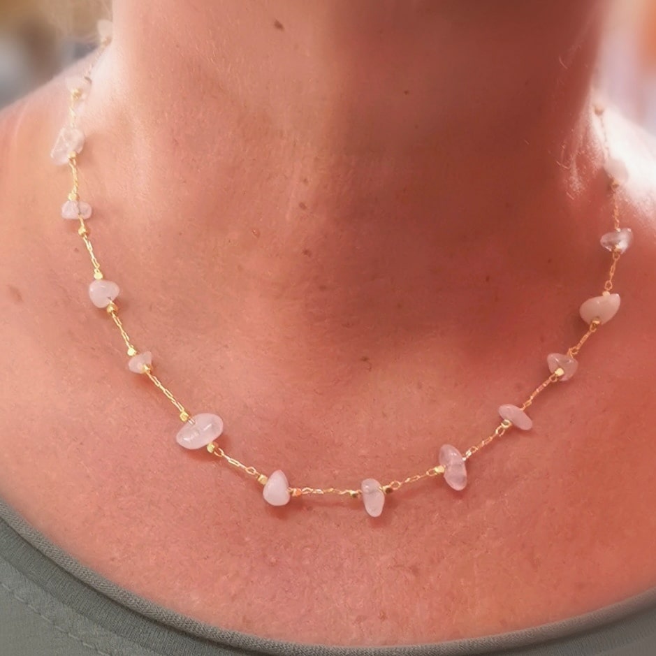 💗 Rosenquarz Chakra Edelstein-Kette – geweiht für Liebe, Herzensöffnung & das Leben in Harmonie