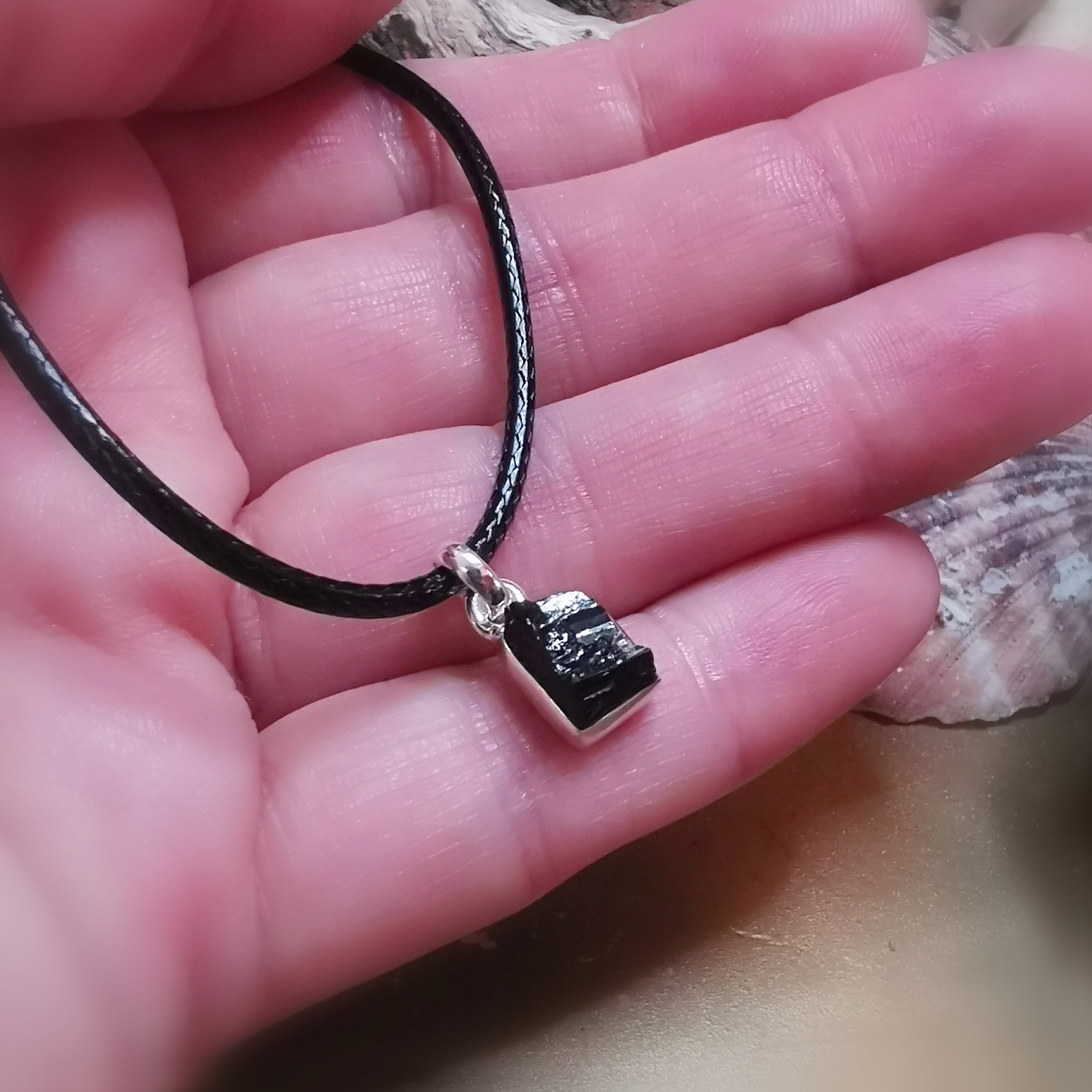 Turmalin Edelstein Natur Heilstein Karma Kette Sterlingsilber Kautschuk, geweiht #geschützt