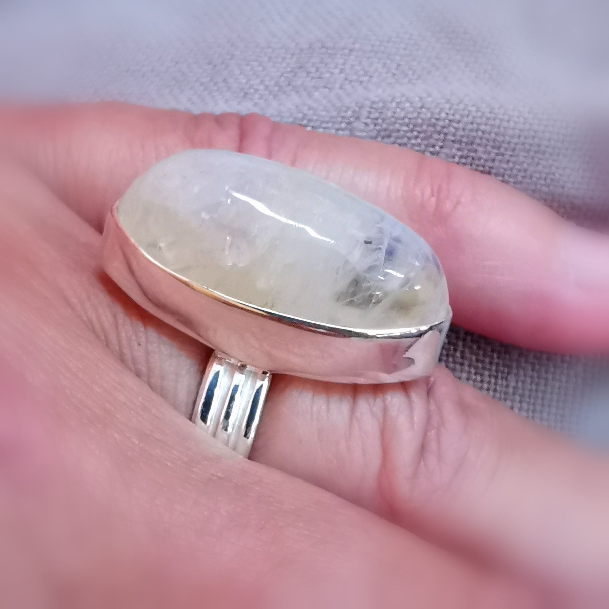 Regenbogen Mondstein Edelstein Heilstein Ring Sterlingsilber, geweiht - Harmonie