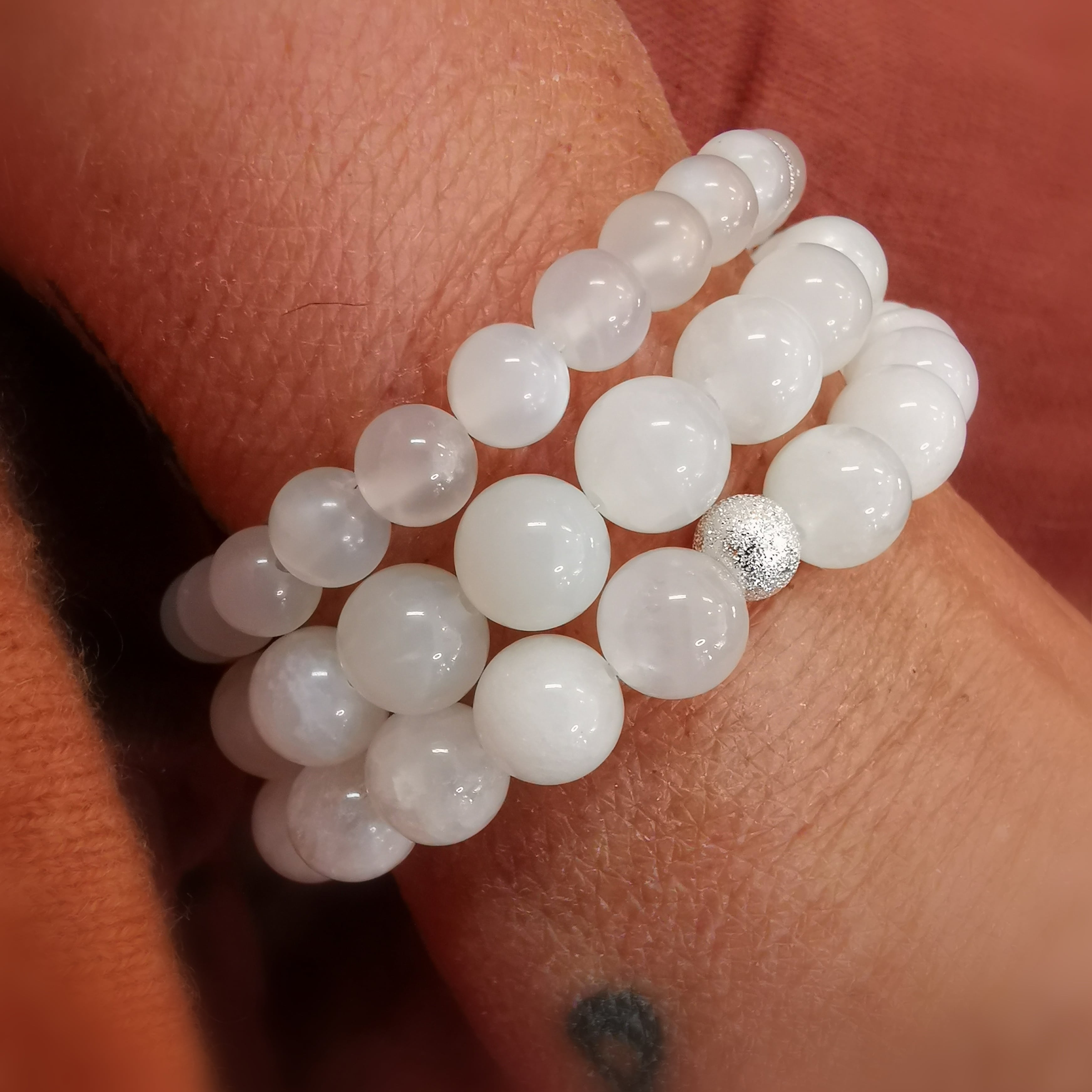 Pulsera de piedras preciosas Karma de piedra lunar: consagrada al poder del alma y la sabiduría femenina