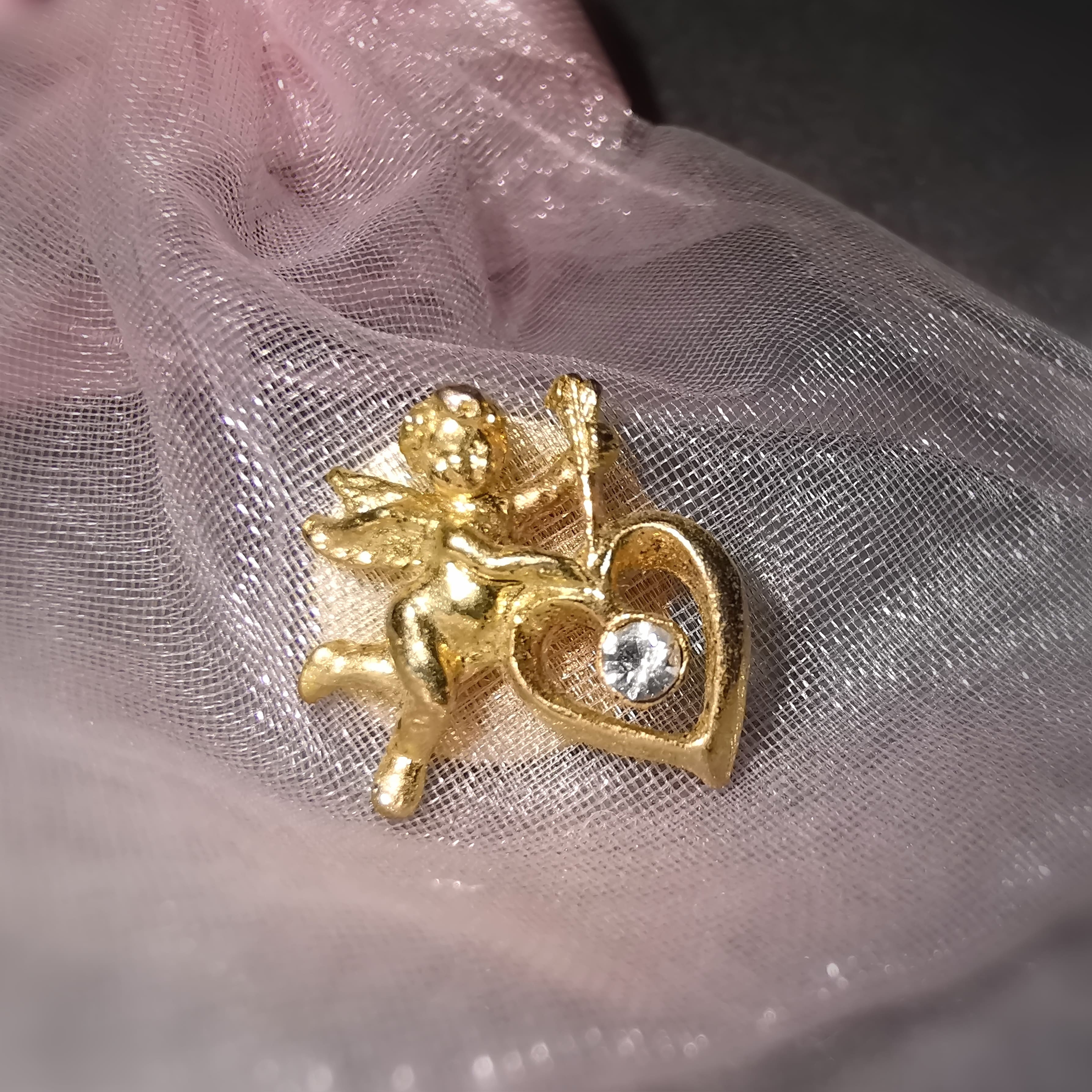 Engel Pin Anstecker vergoldet mit Zirkon, Schutzengel der Liebe, geweiht
