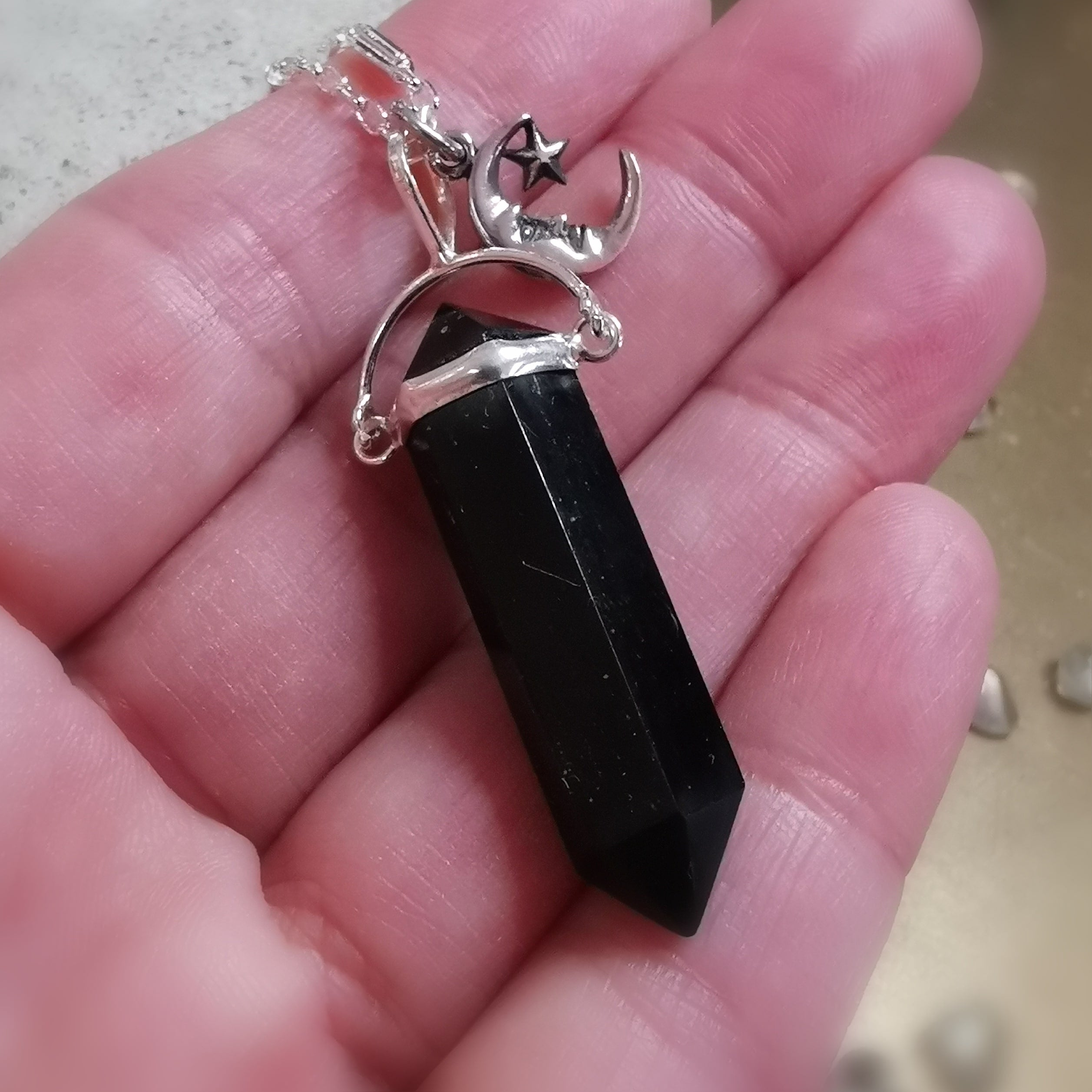 Onyx Spitze Schutz Edelstein Neumond Karma Kette, Heilstein geweiht, Vertrauen