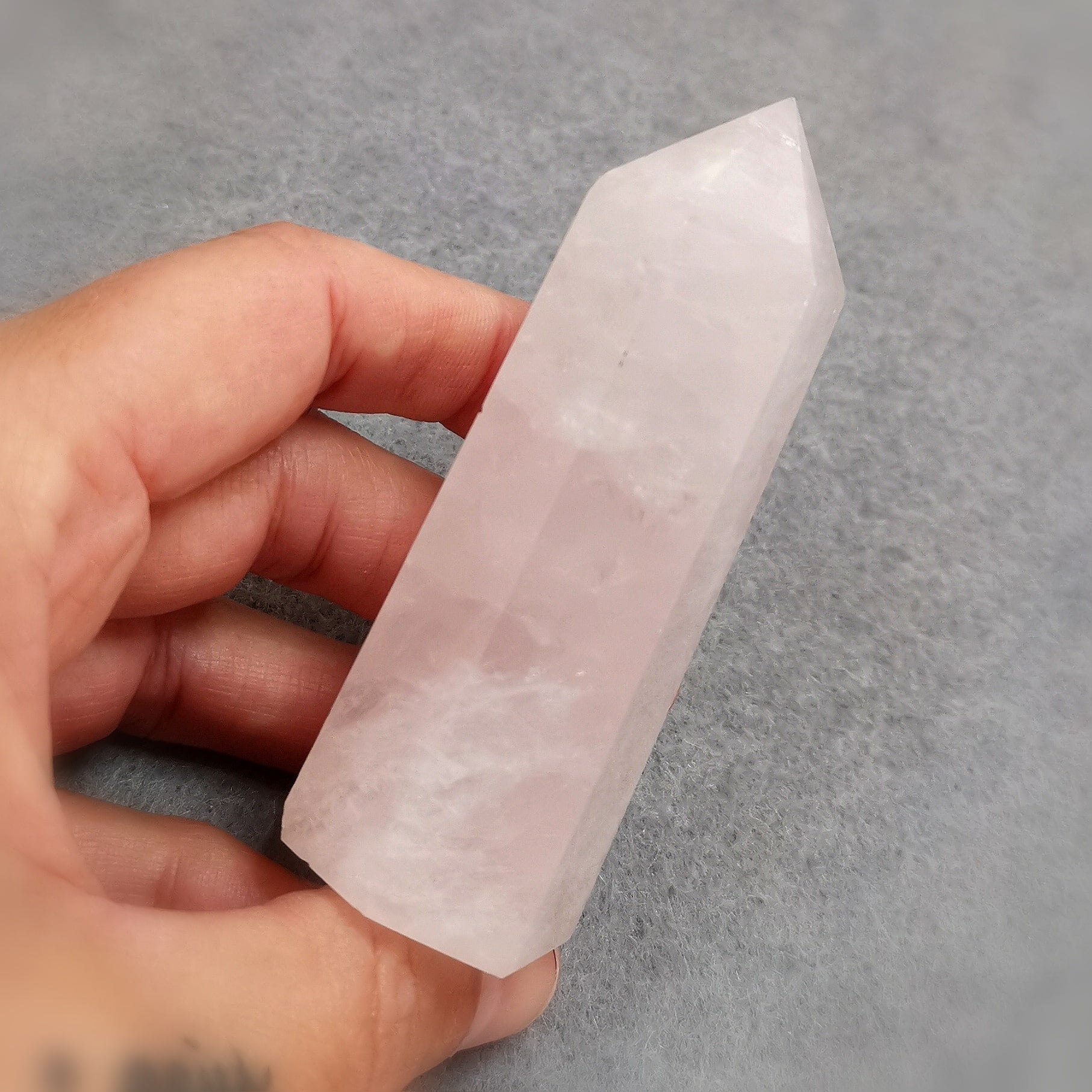 Rosenquarz Obelisk Herz Chakra Edelstein Heilstein Deko, Massage und Meditation - Entspannung