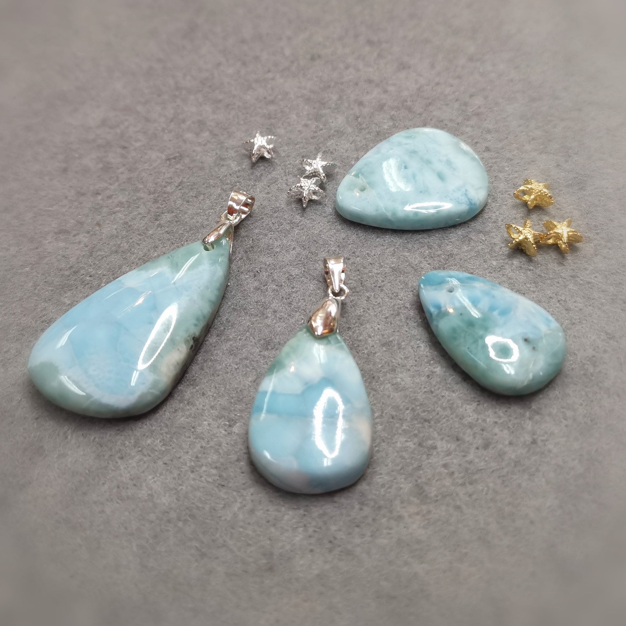 Larimar Anhänger – Edelstein Tropfen für Freiheit & Vertrauen