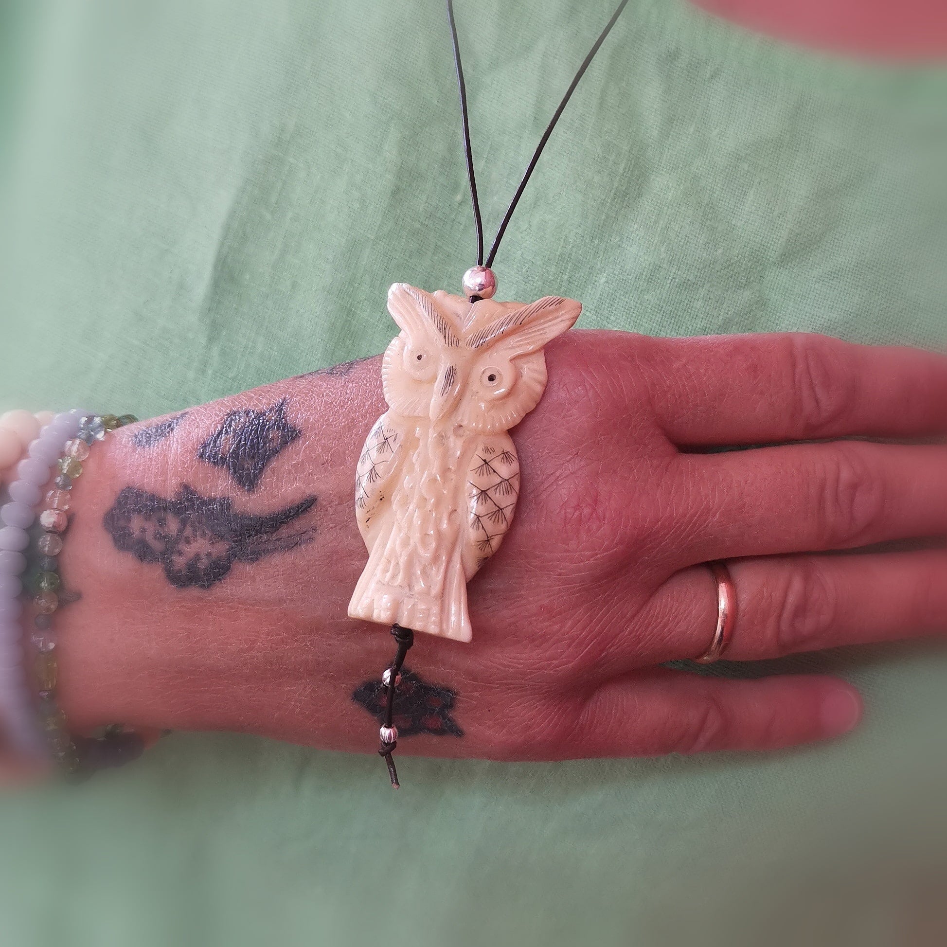 Eule Leder Boho Hippie Karma Kette, Leder Knochen, geweiht für Selbstvertrauen