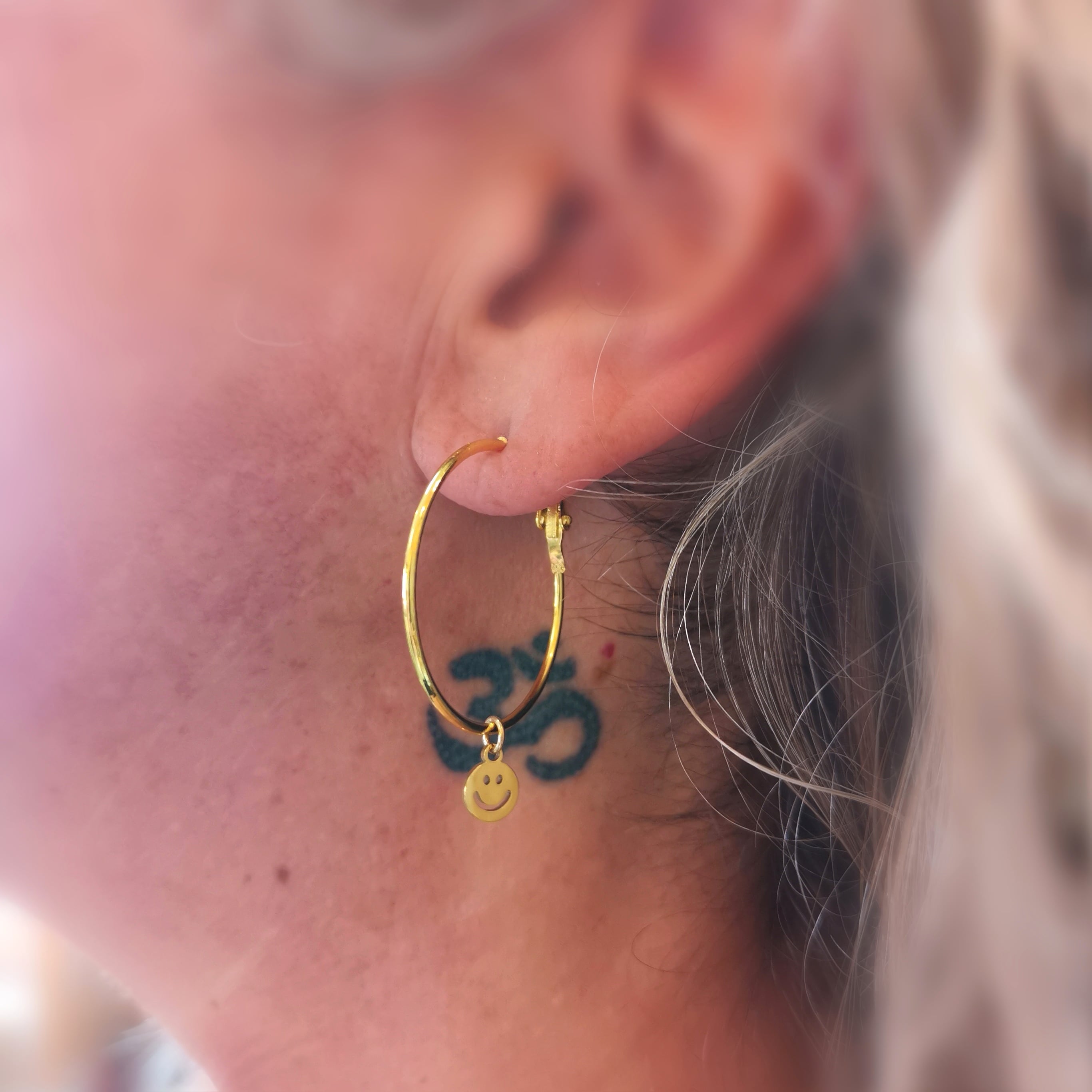 🌞 Smiley Boho Hoops goldfarben 3 cm – pure Lebensfreude & Herzenswärme