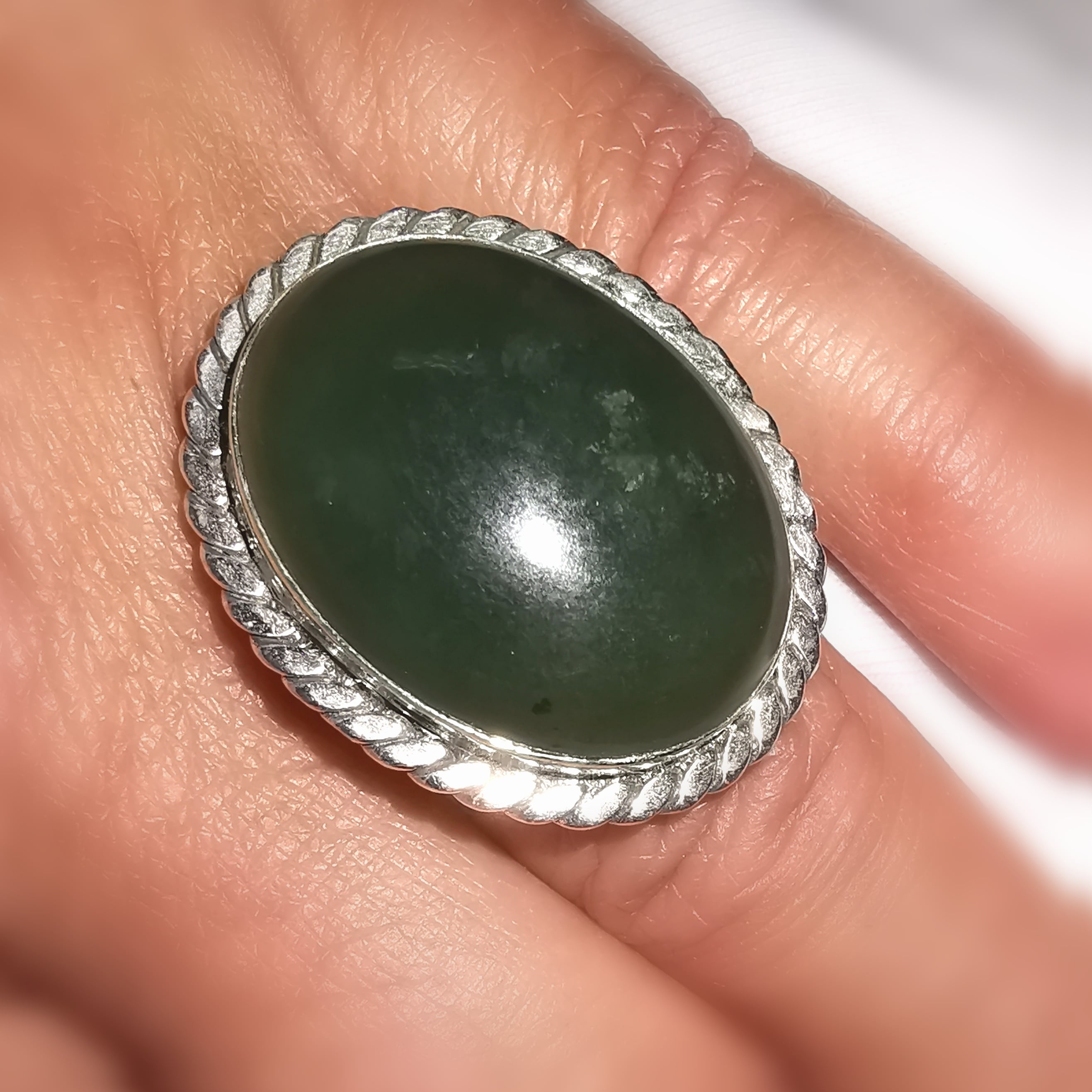 Nephrit Jade Edelstein Ring oval Größe 54 – Hoffnung & Herzensöffnung
