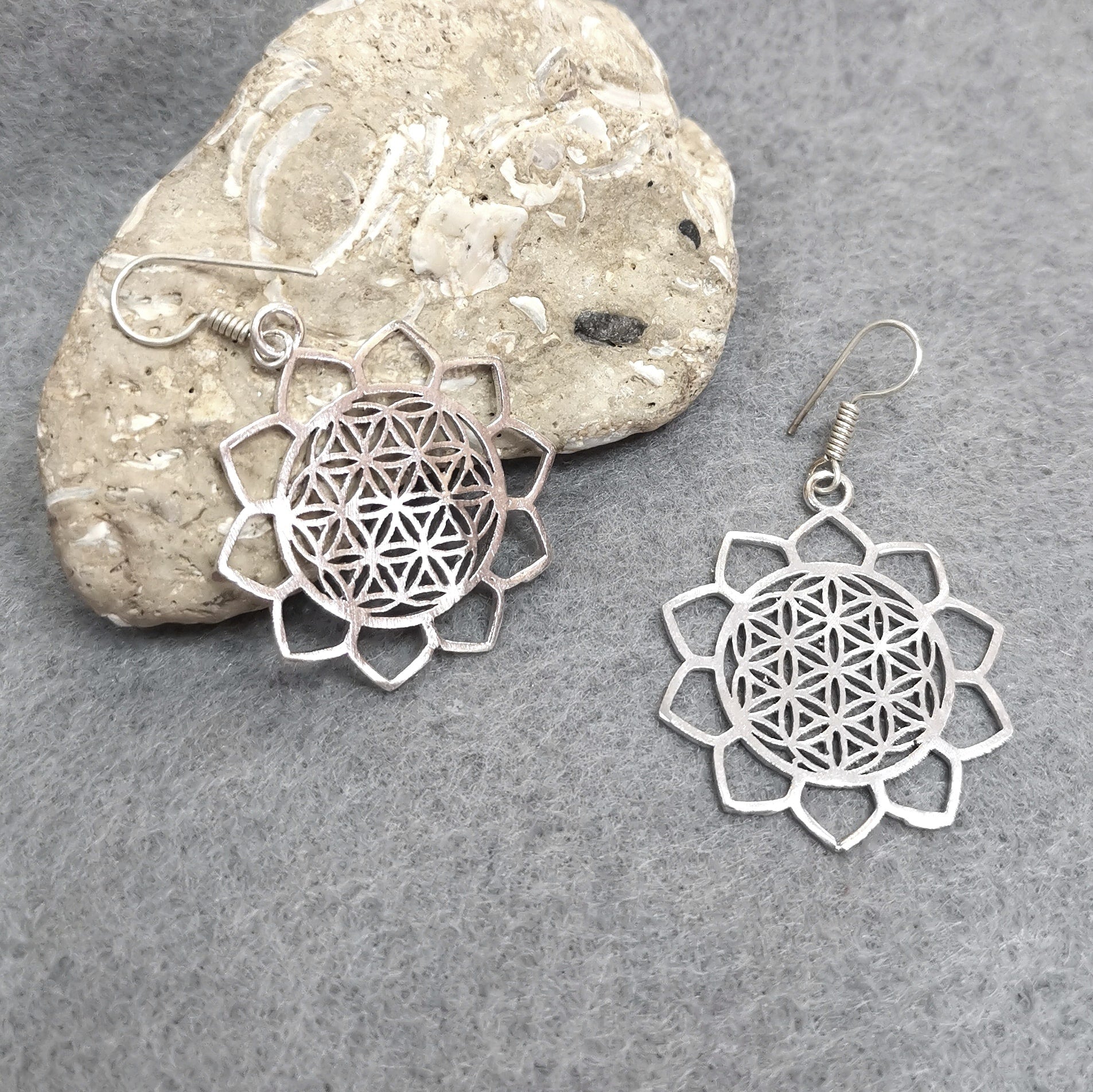 🌸 Lotus & Blume des Lebens Ohrhänger – innere Stärke & spirituelles Erwachen
