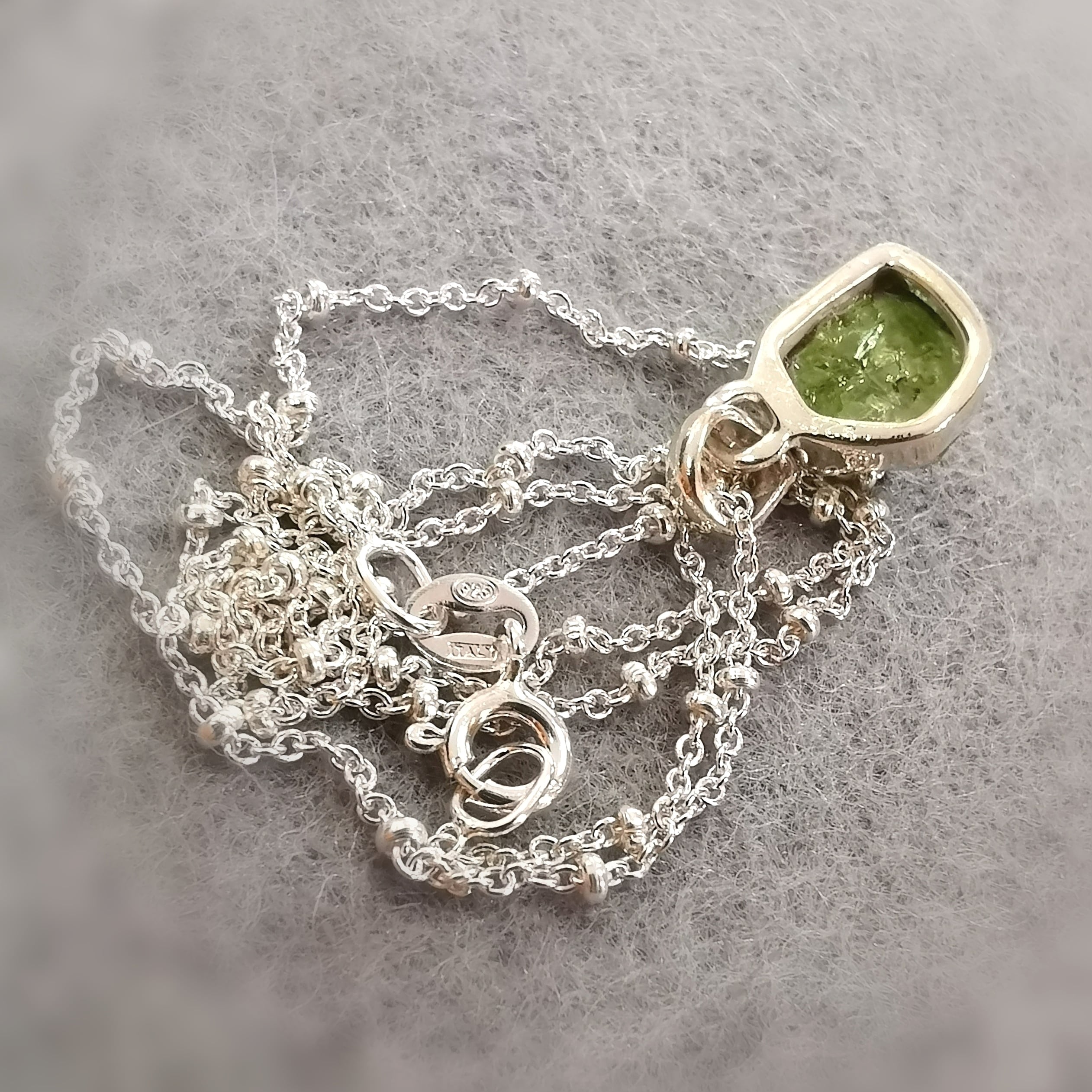 💚 Olivin Natur Rohstein Karma Kette – geweiht für neue Kraft, Licht & Lebensfreude