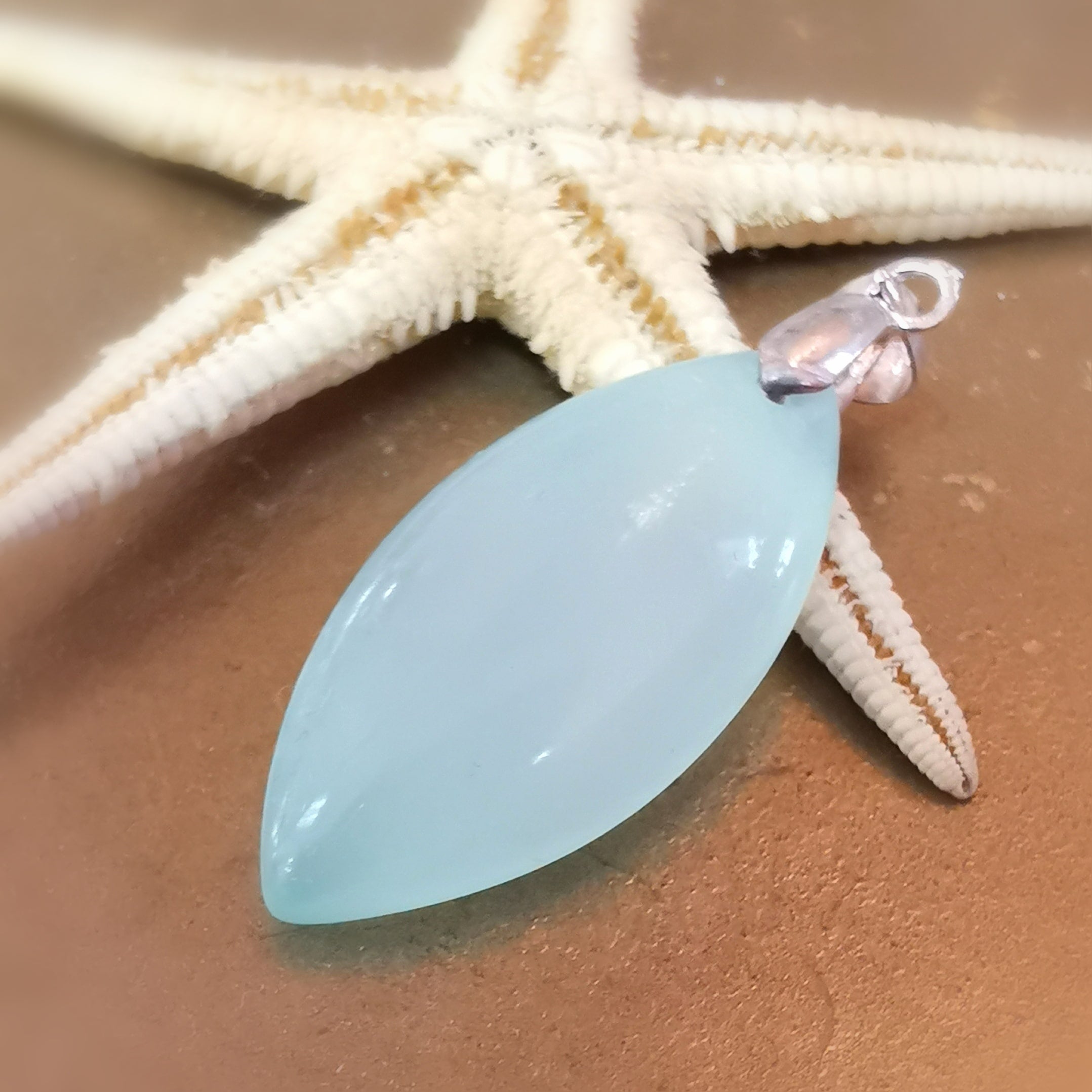 💧 Aqua Aura Edelstein Anhänger – Heilstein in Silberfassung, Karmaerlösung & Neuanfang