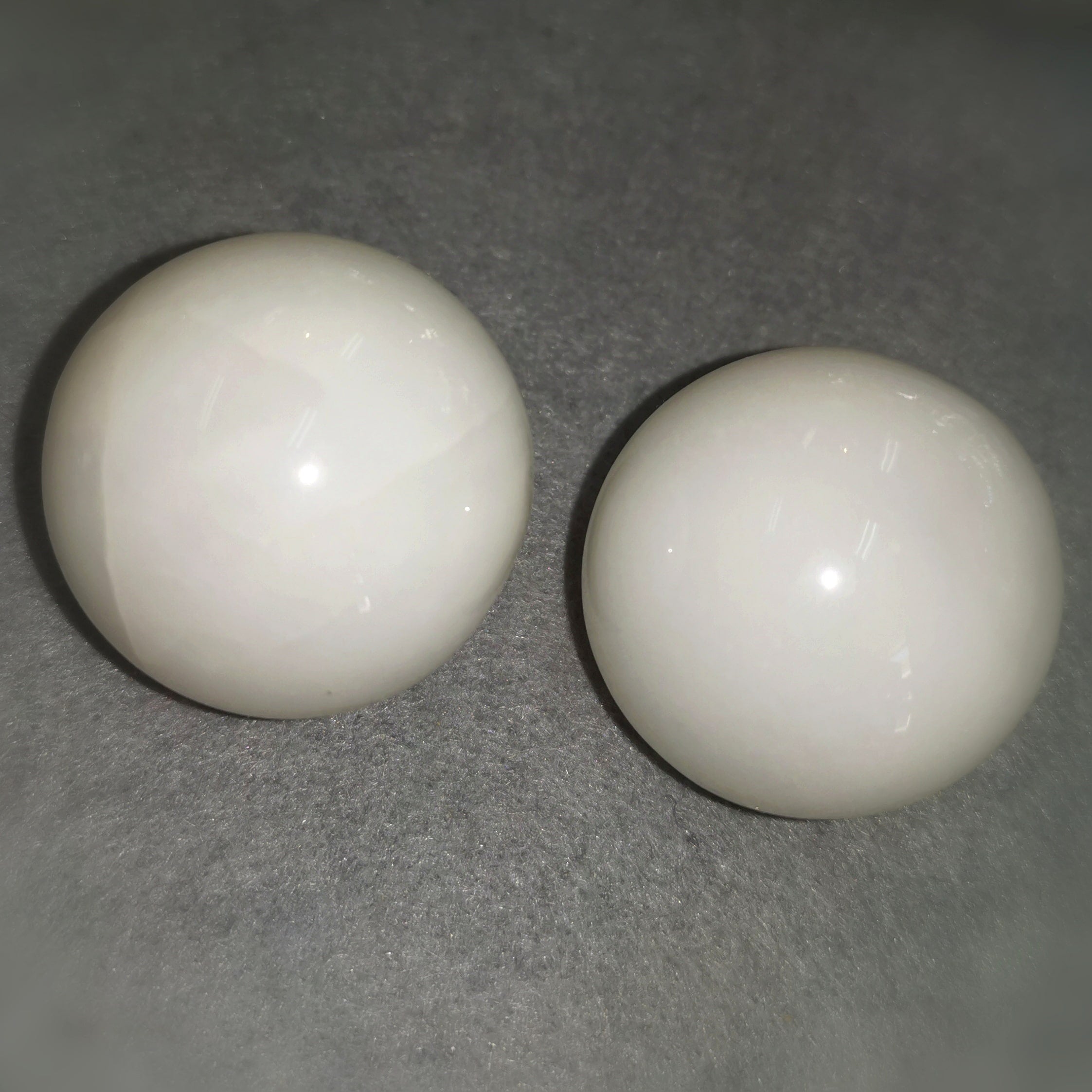 Snow Quartz Gemstone Spheres – Light, Clarity & Energetic Cleansing
